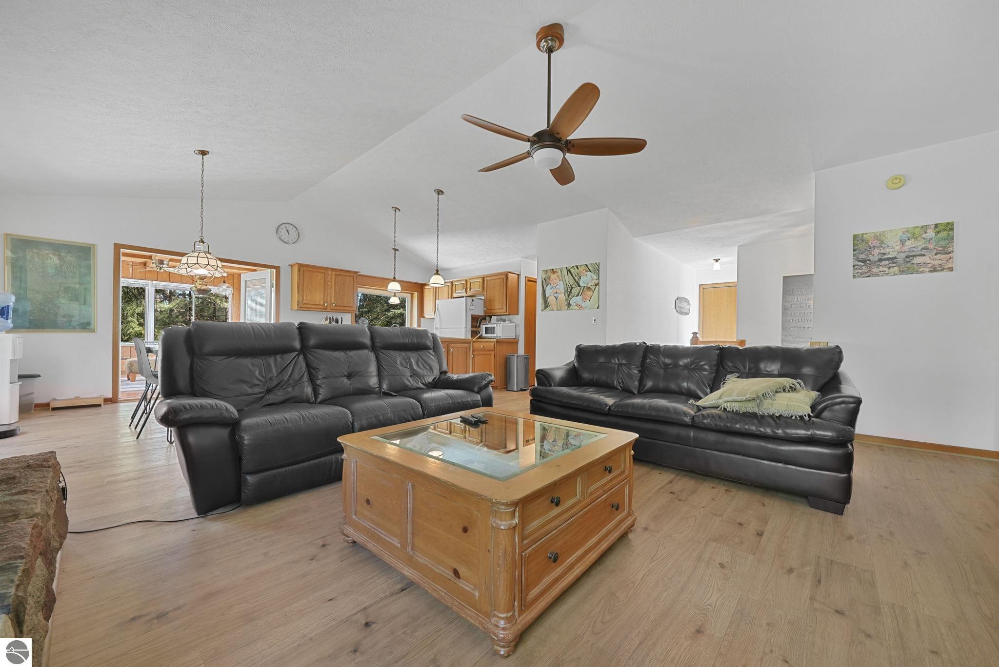 3317 N Timberwood Drive