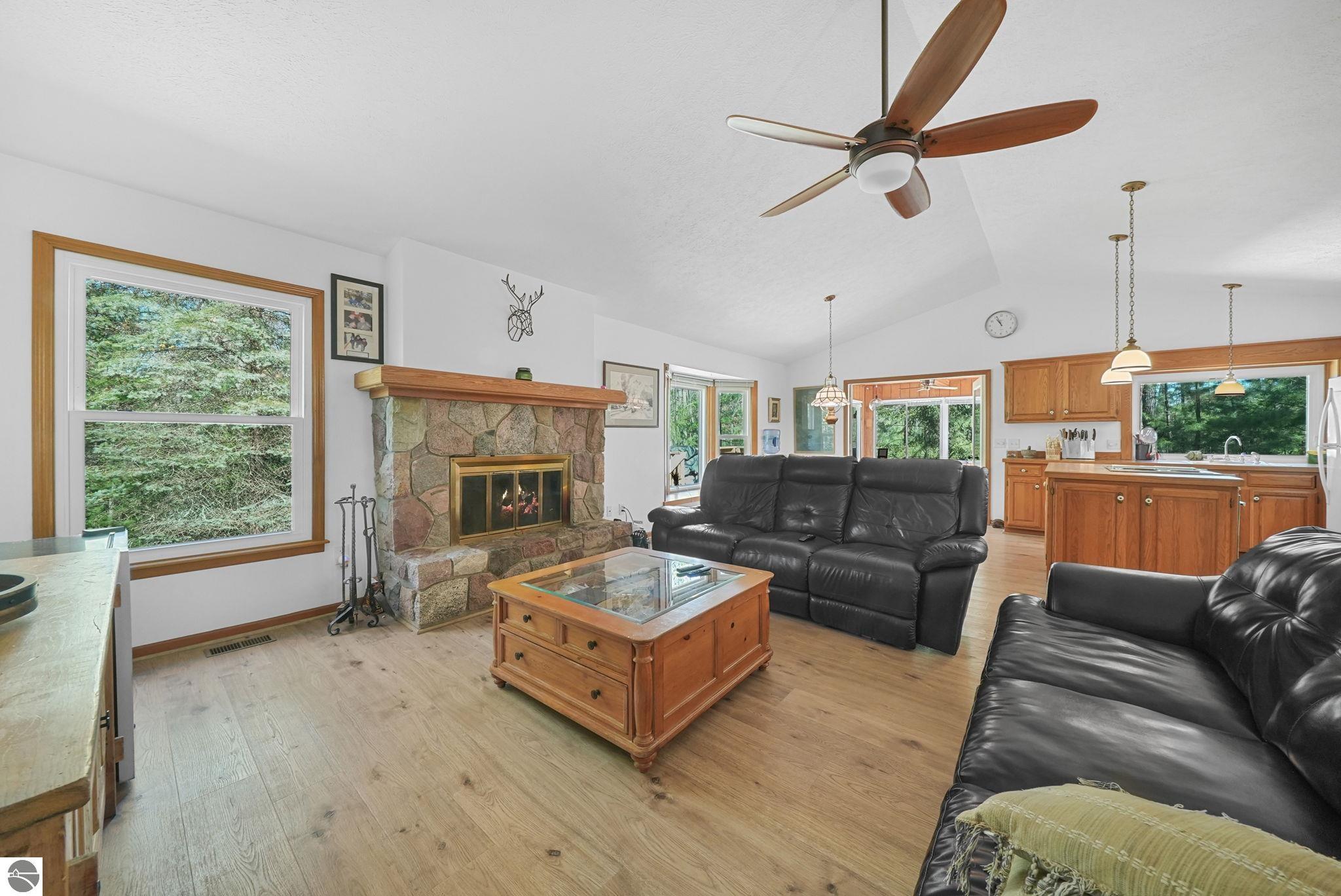 3317 N Timberwood Drive