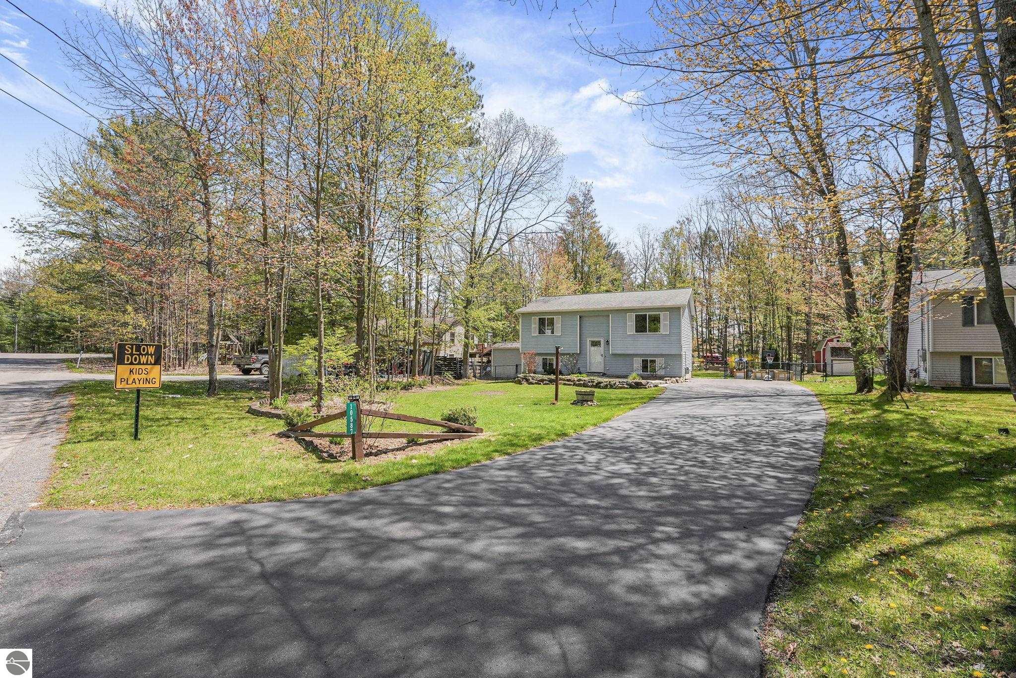 10587 Wildwood Road
