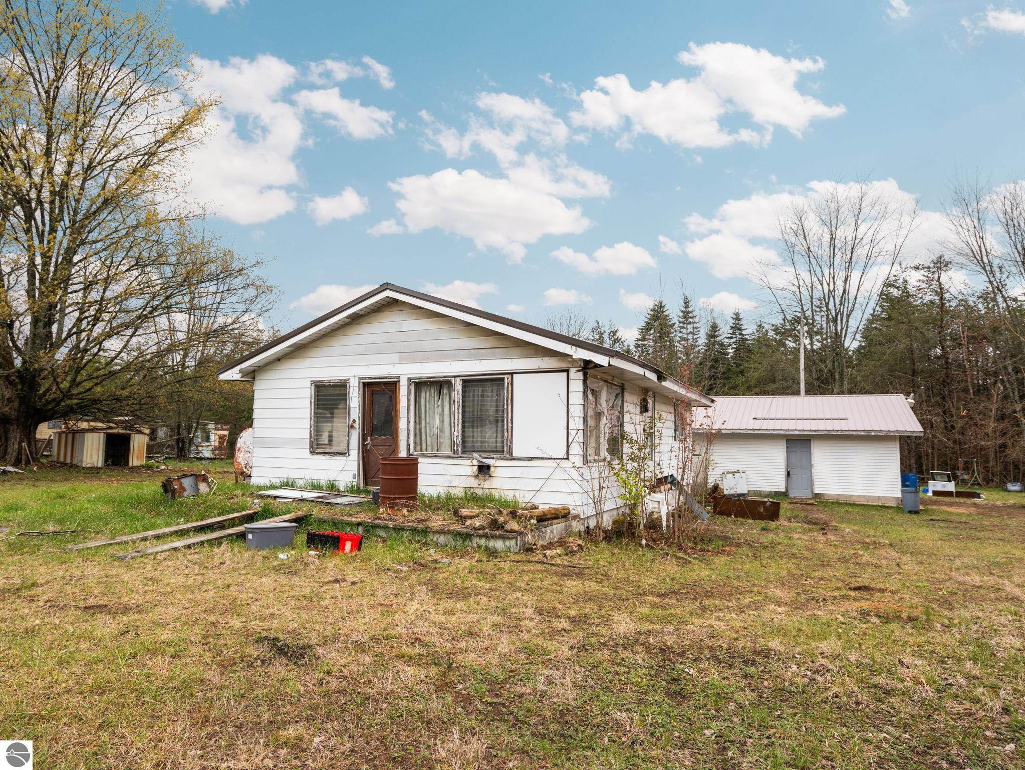960 E 32 Road
