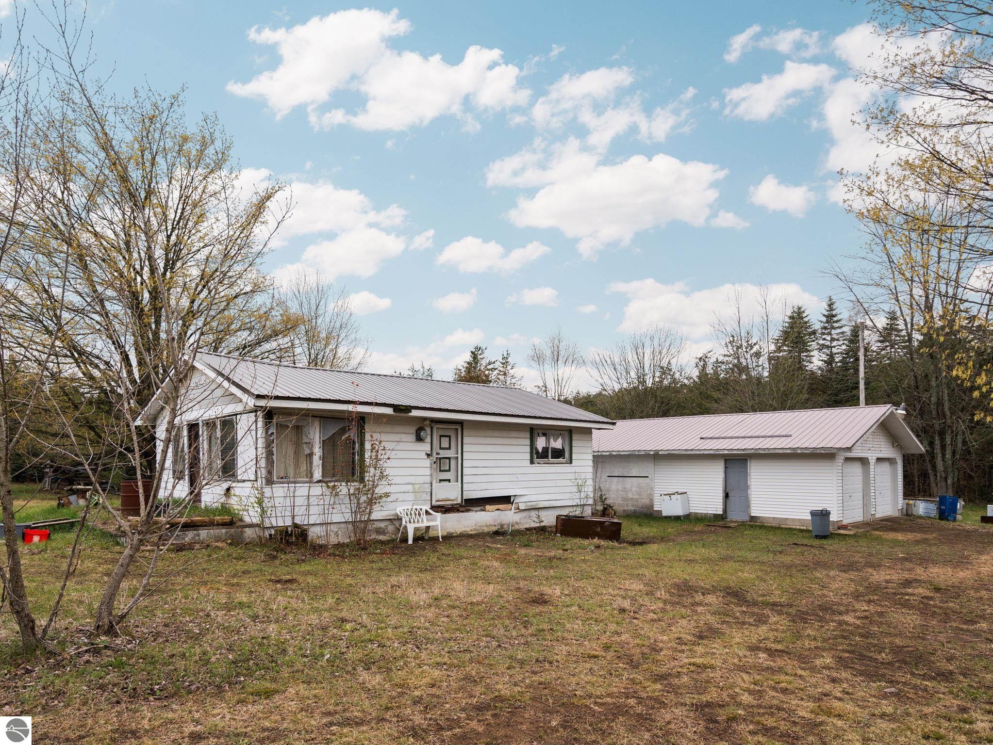 960 E 32 Road
