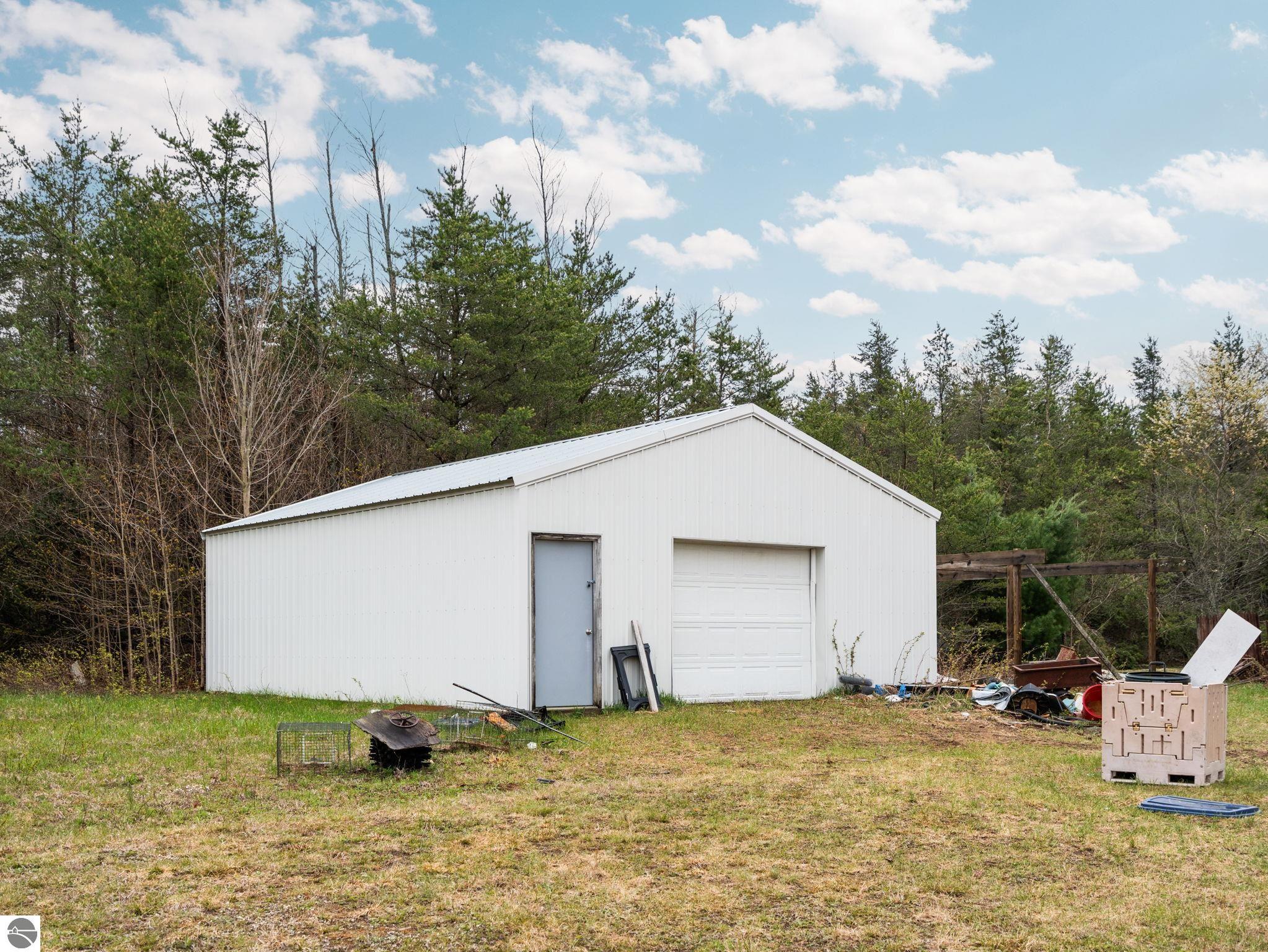960 E 32 Road