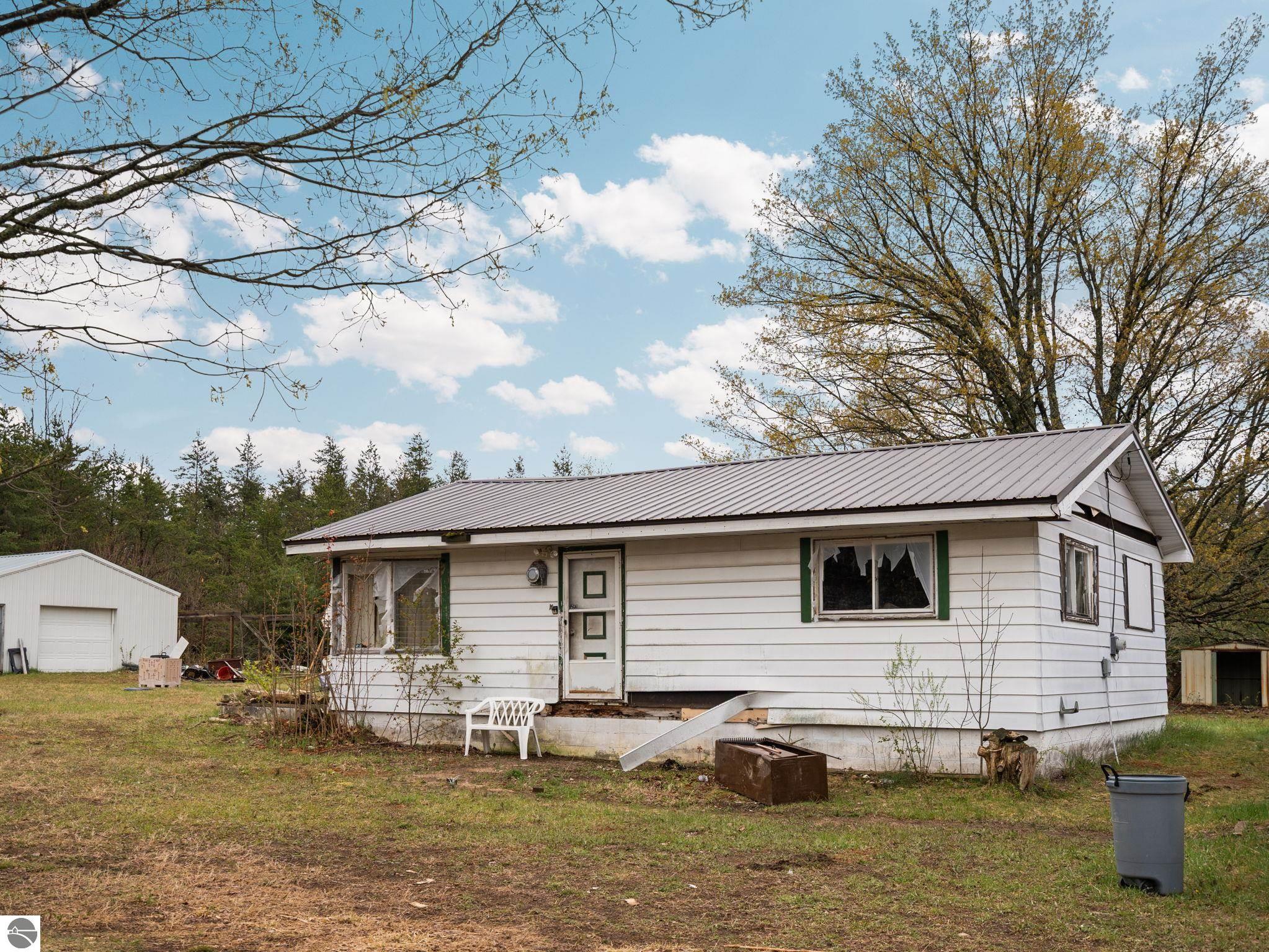 960 E 32 Road