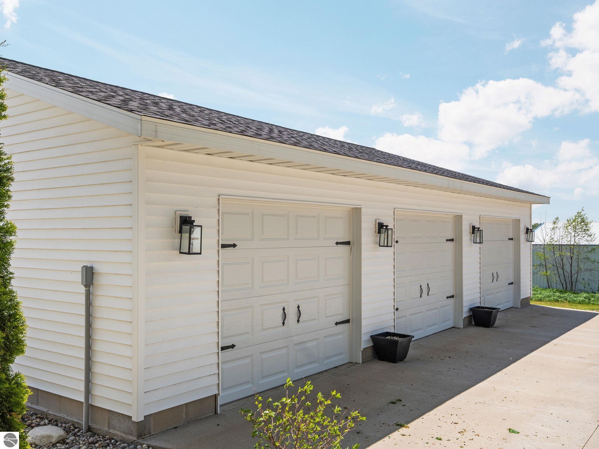 9103 E County Line Road