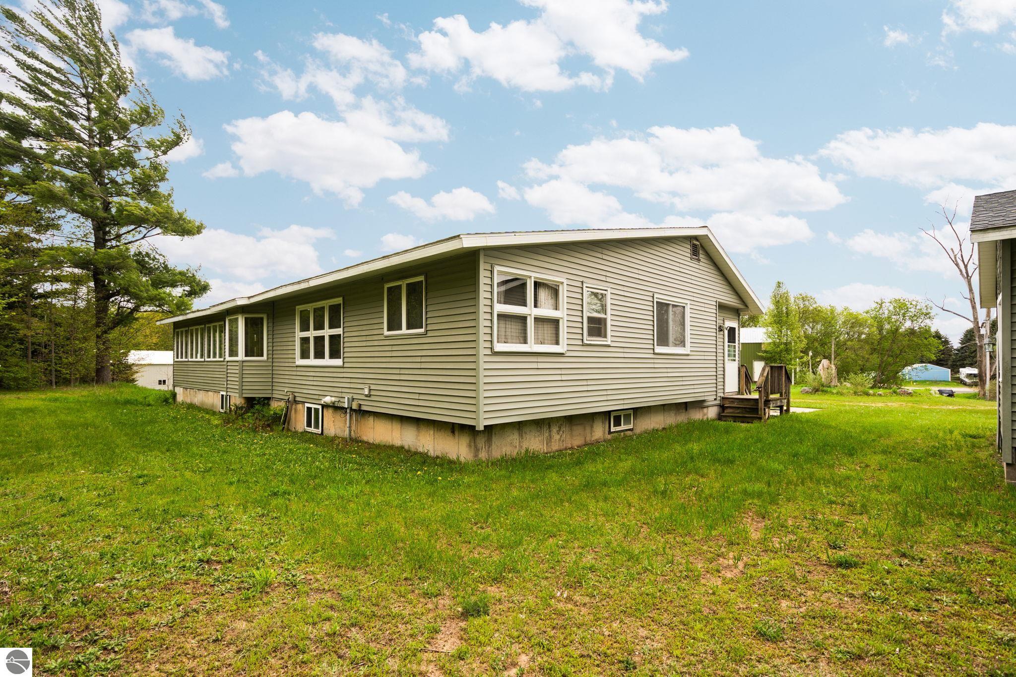 2631 Sparling Road