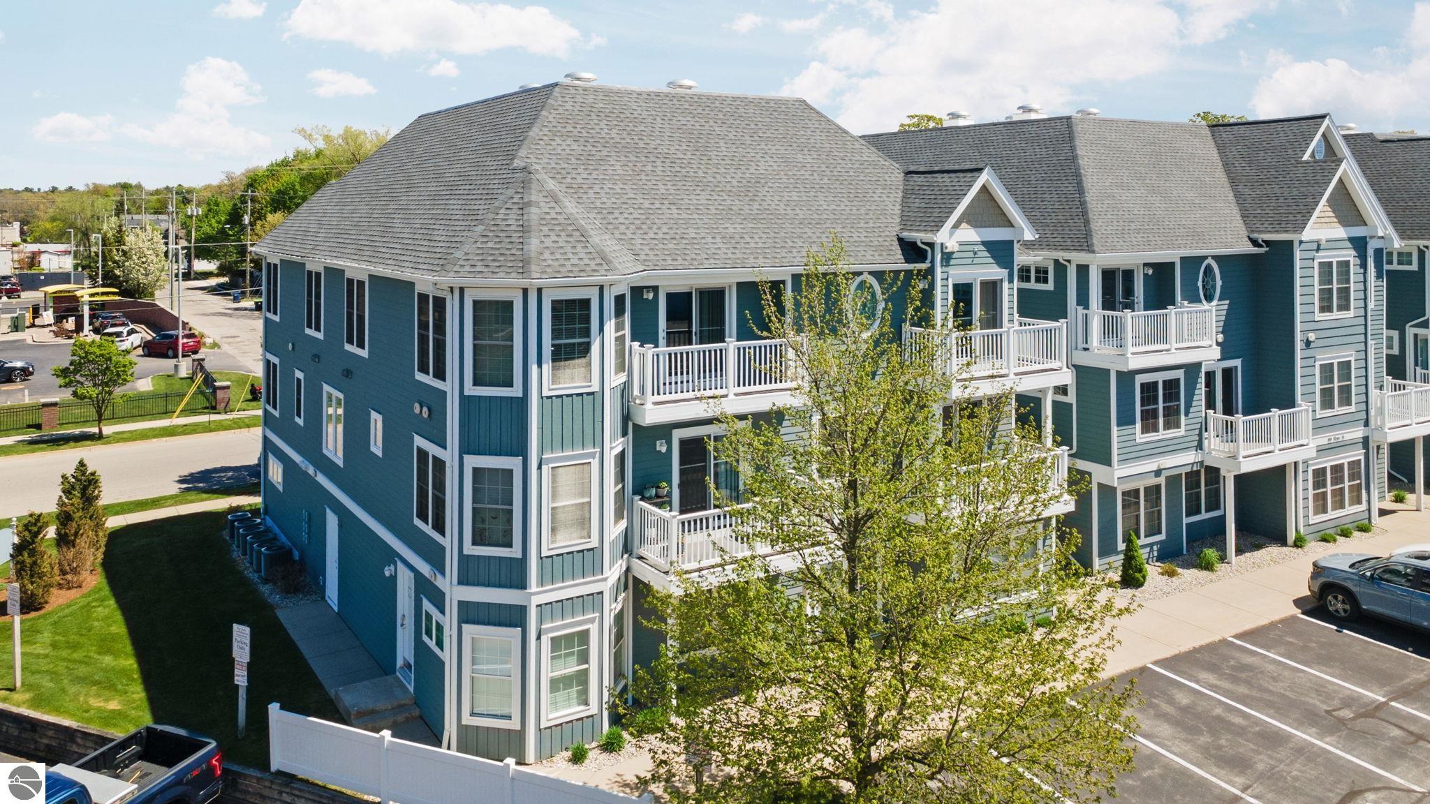 100 Hope Street # 209