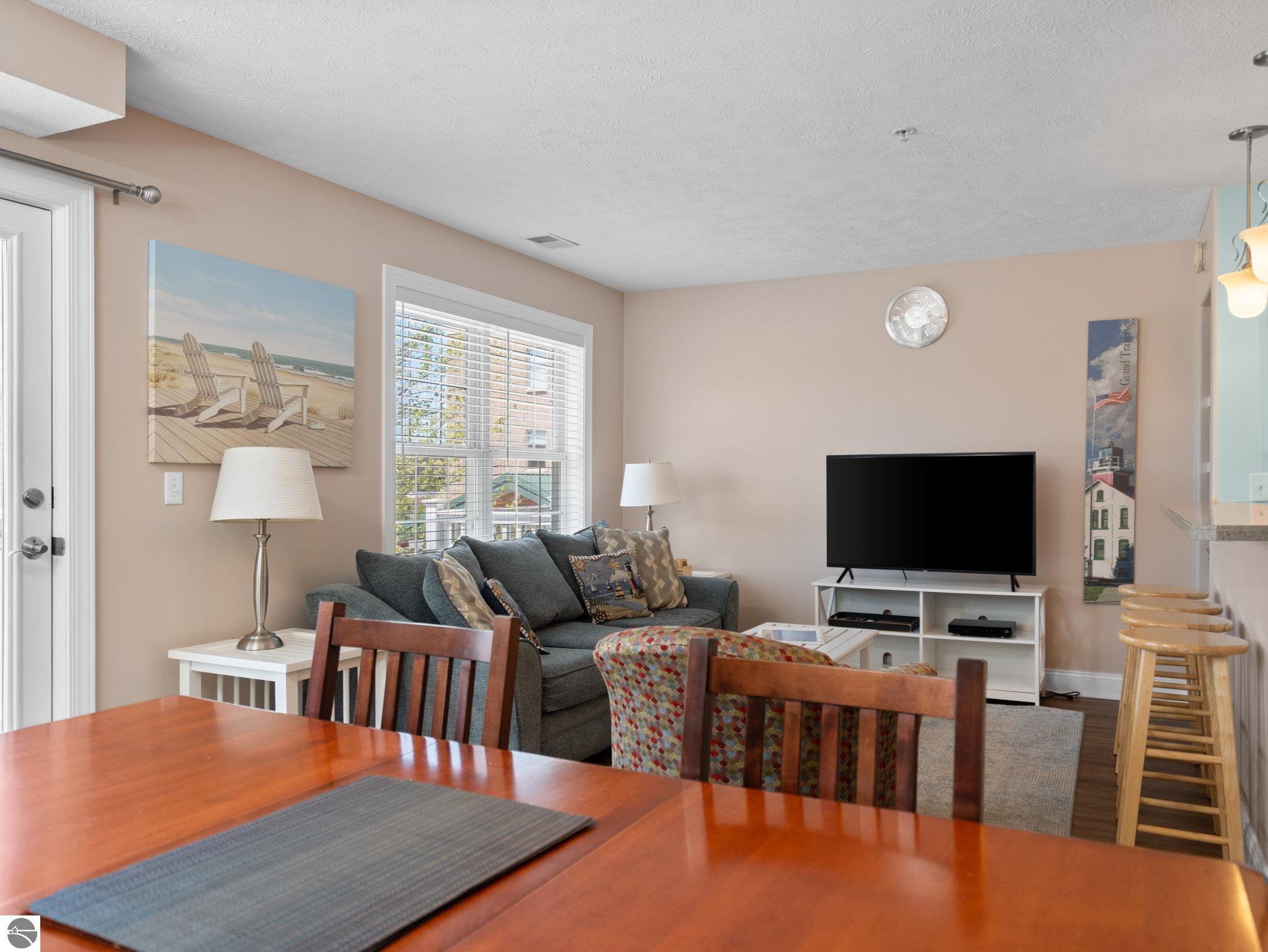 100 Hope Street # 209