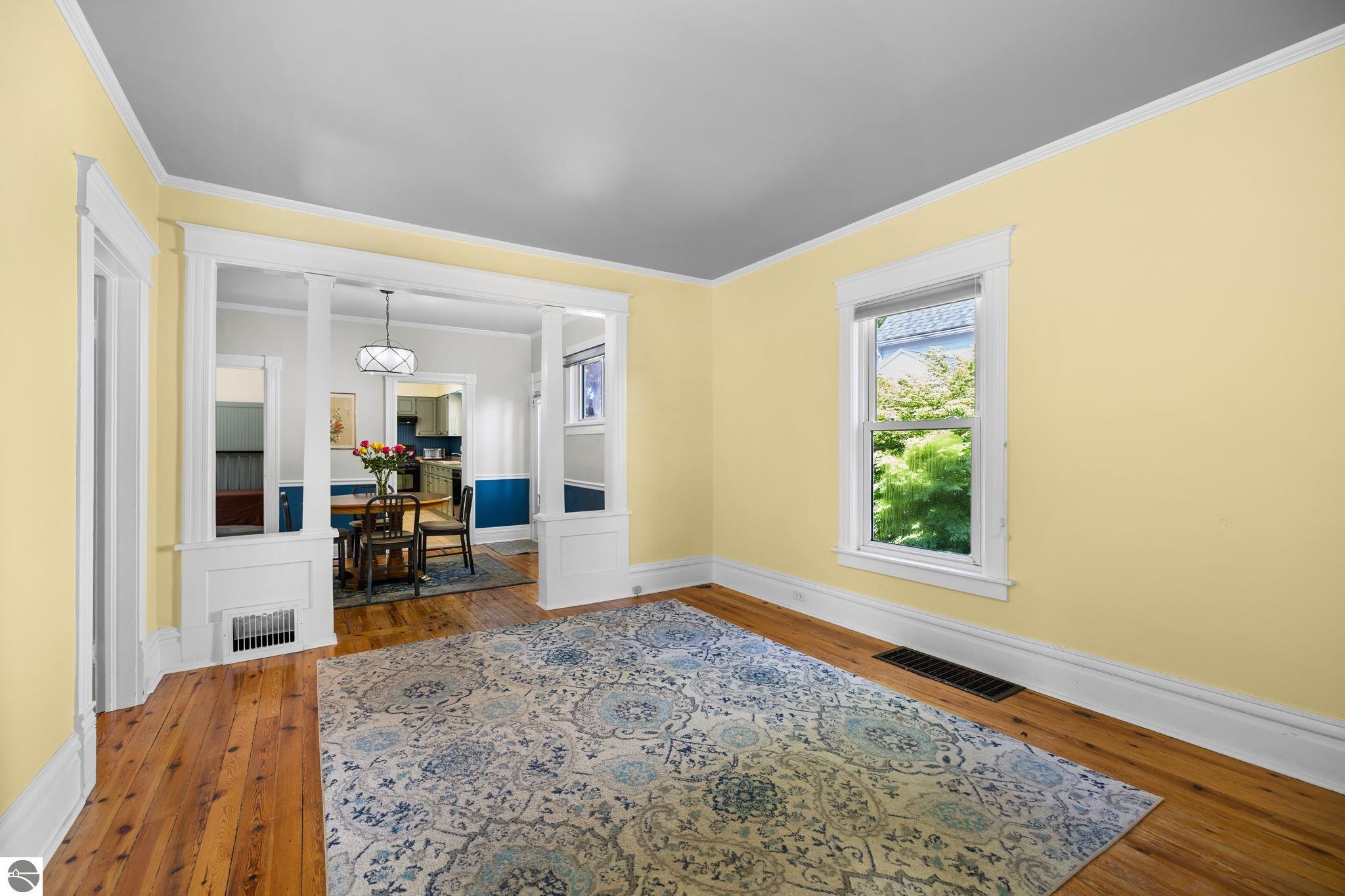 316 W Tenth Street