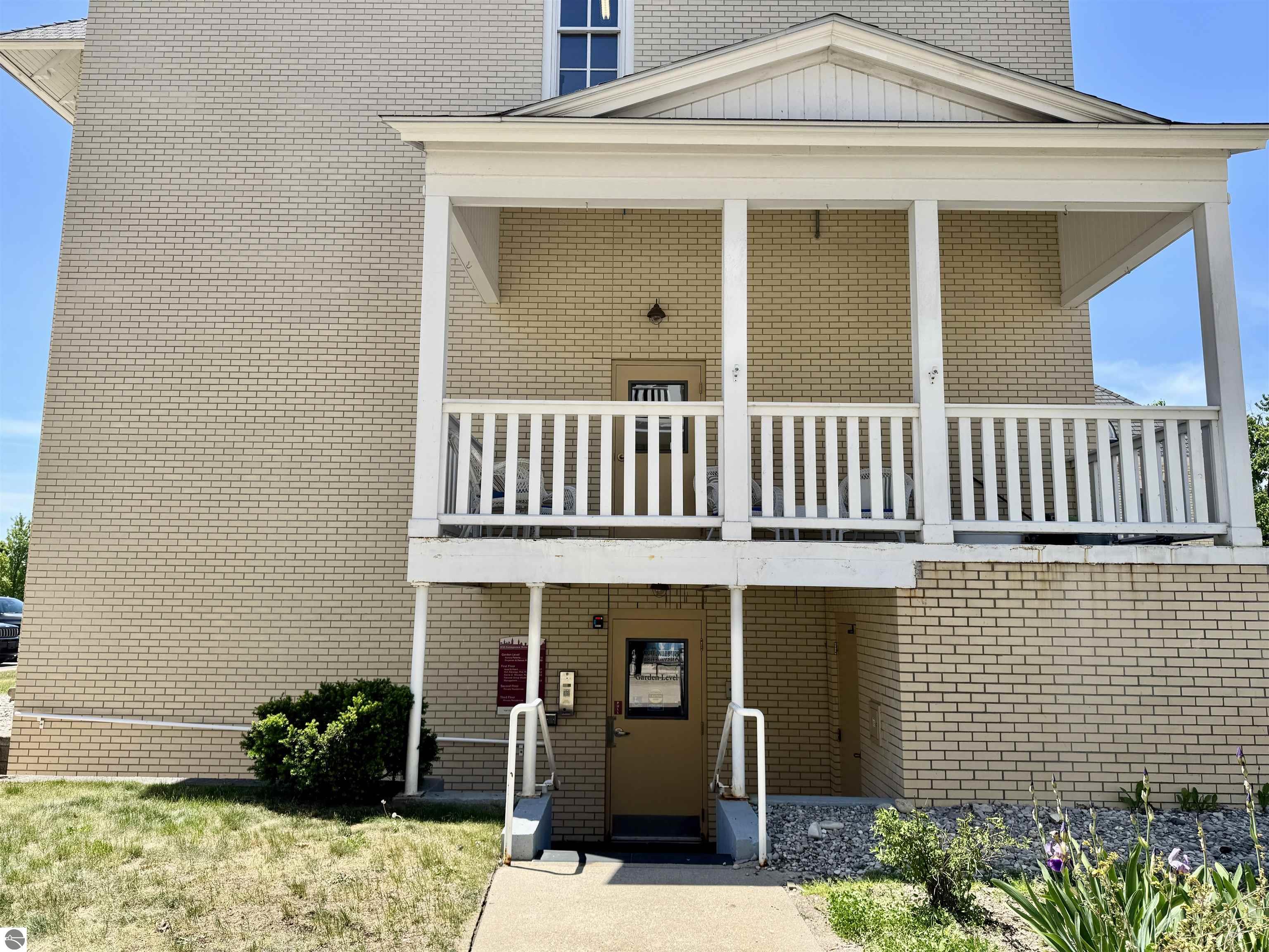 810-201 Cottageview Drive # 201