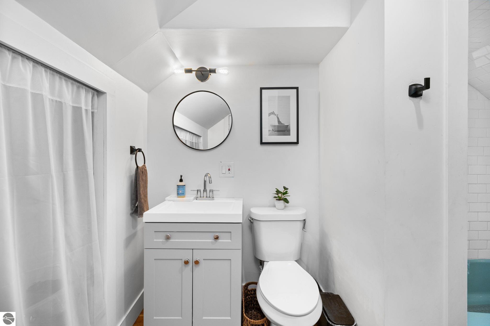 210 E Fourteenth Street
