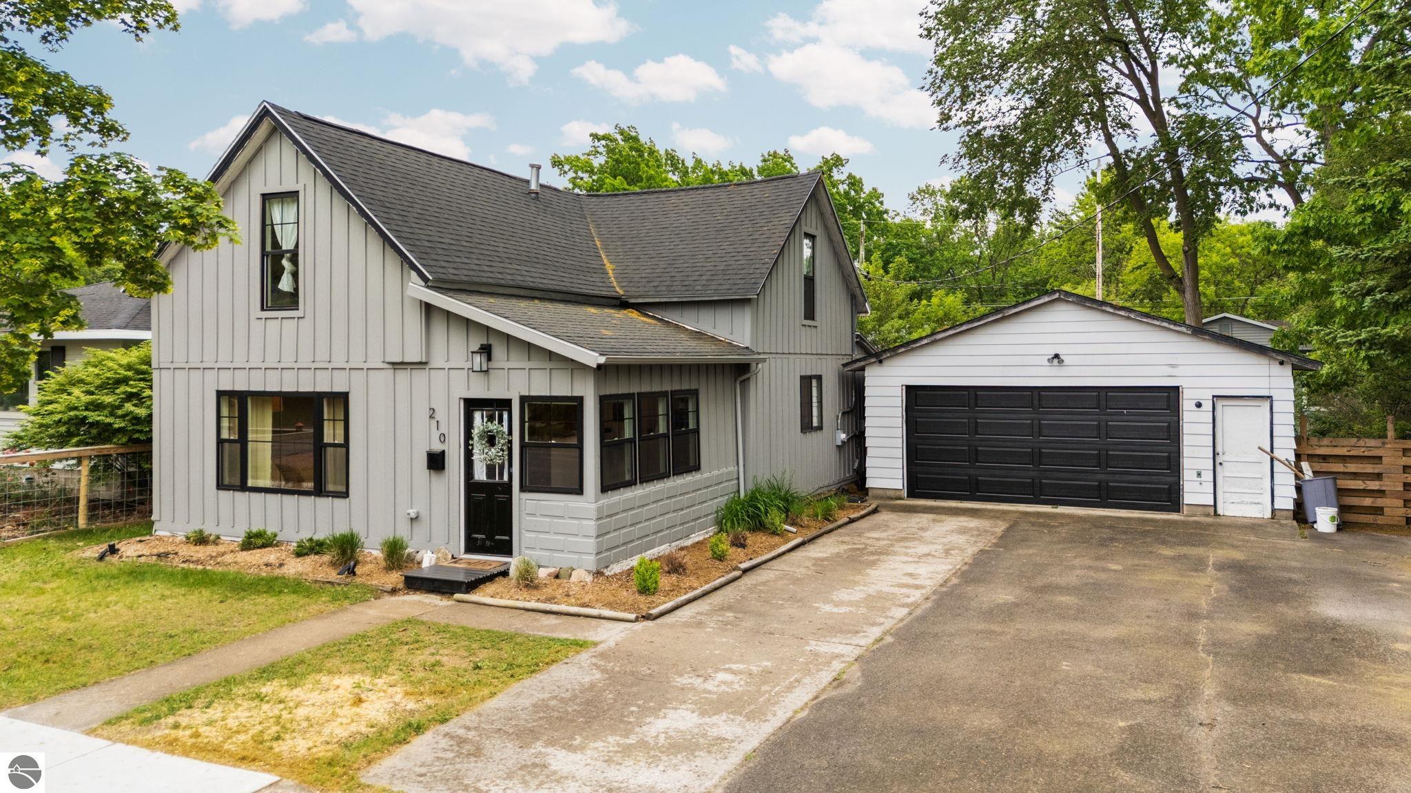 210 E Fourteenth Street