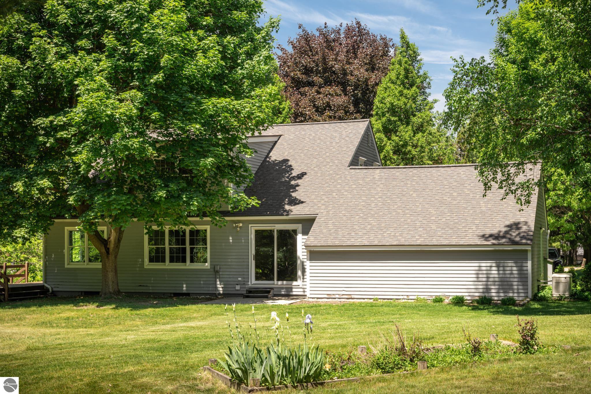 6918 Logan Lane