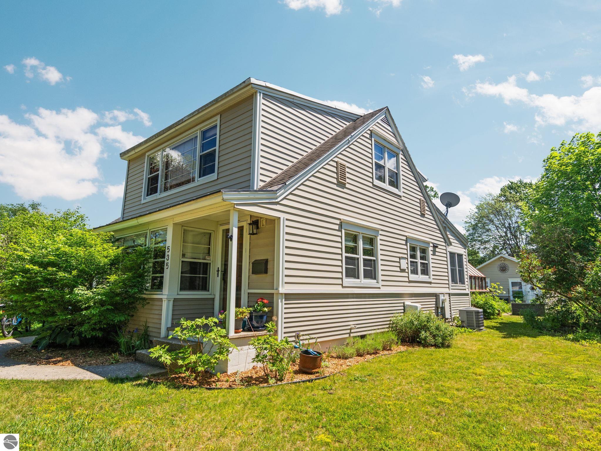 535 W Twelfth Street