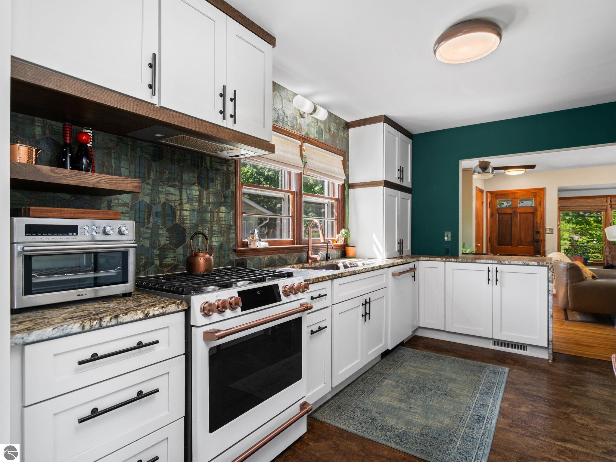 535 W Twelfth Street