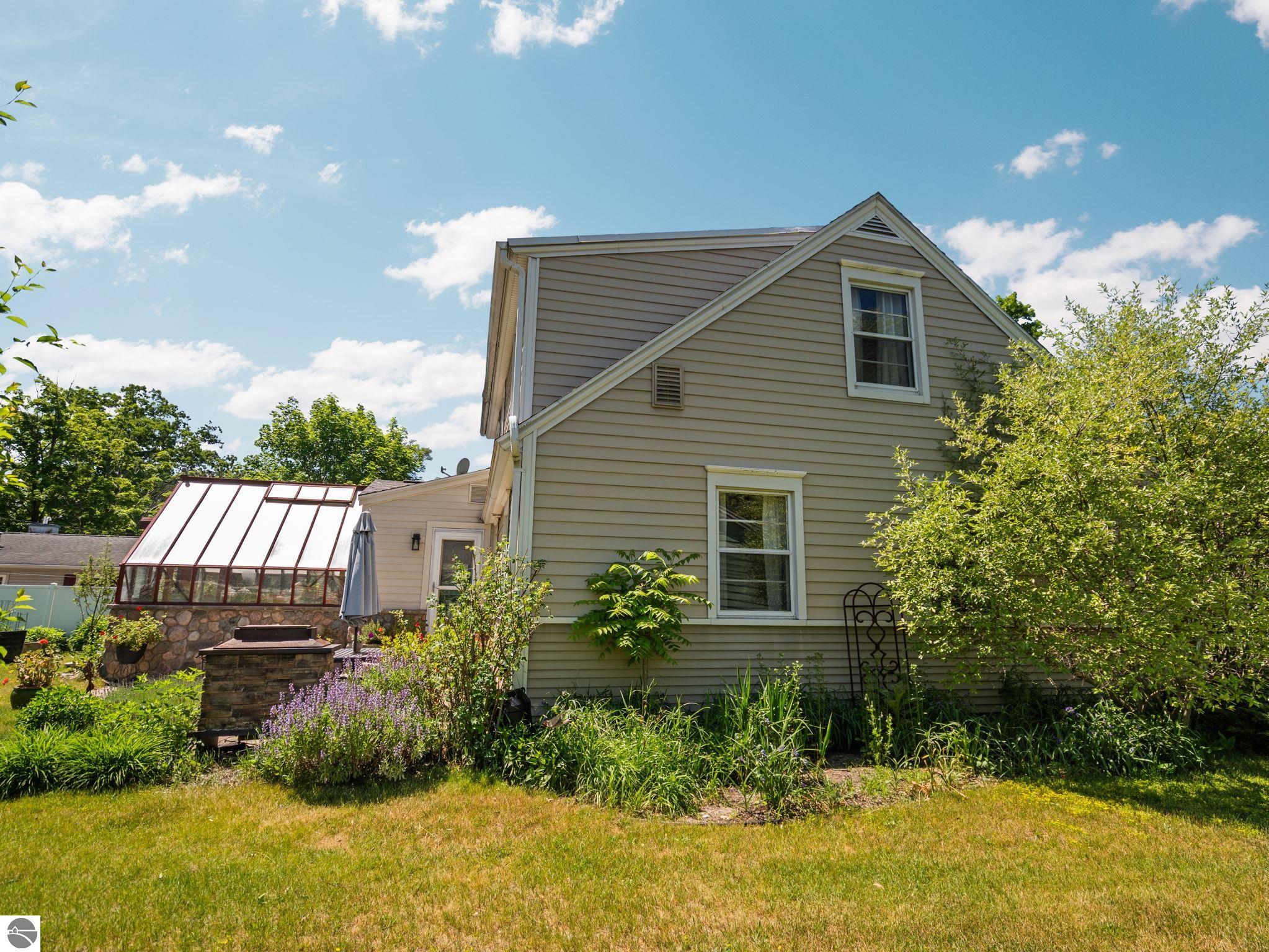 535 W Twelfth Street