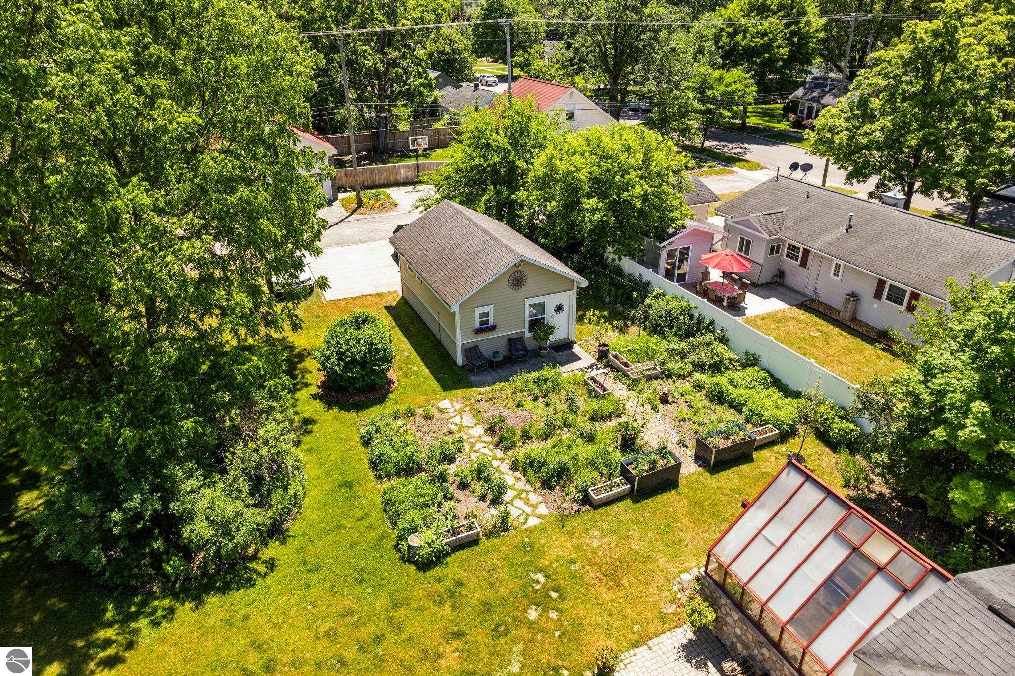 535 W Twelfth Street