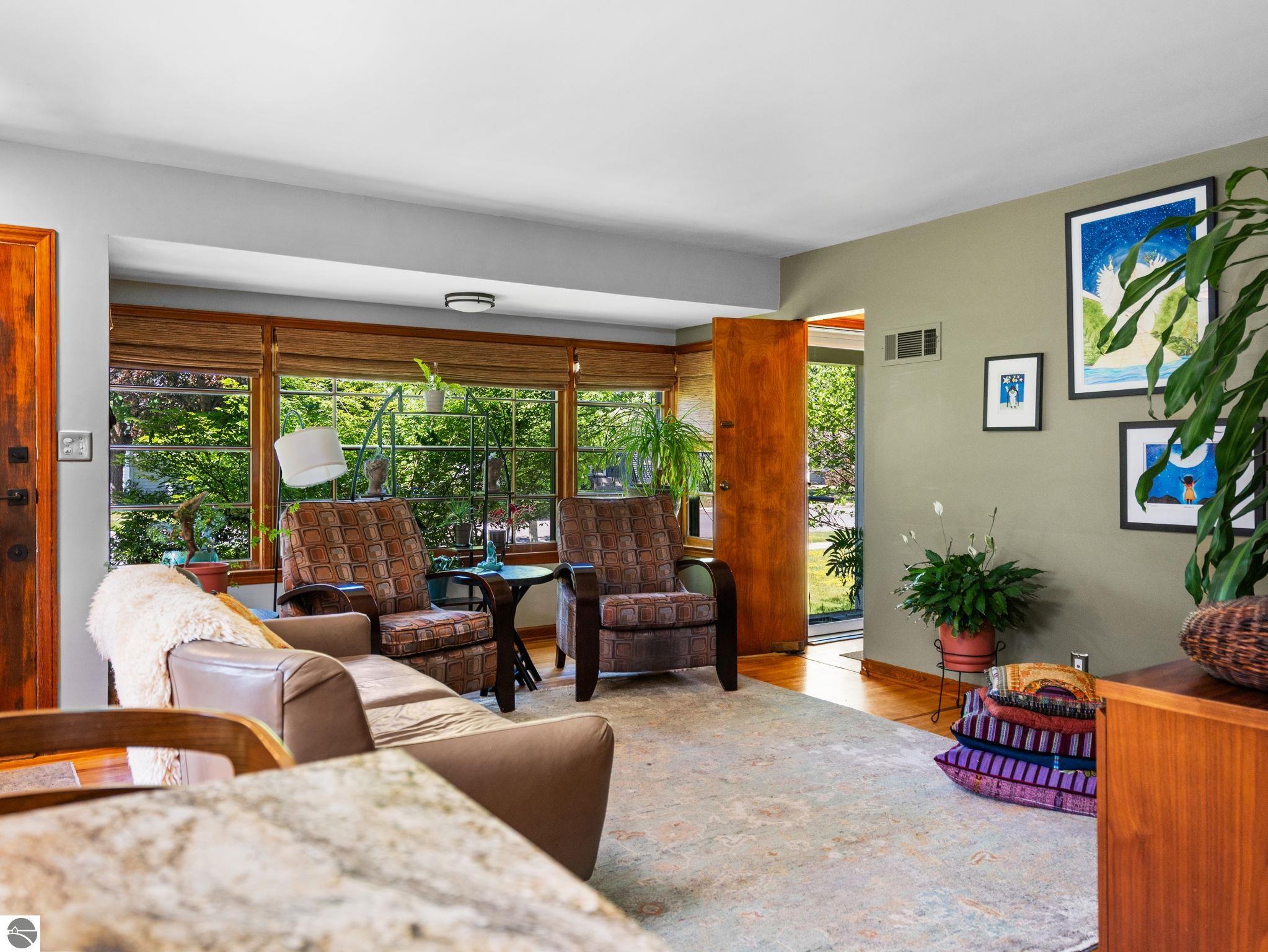535 W Twelfth Street