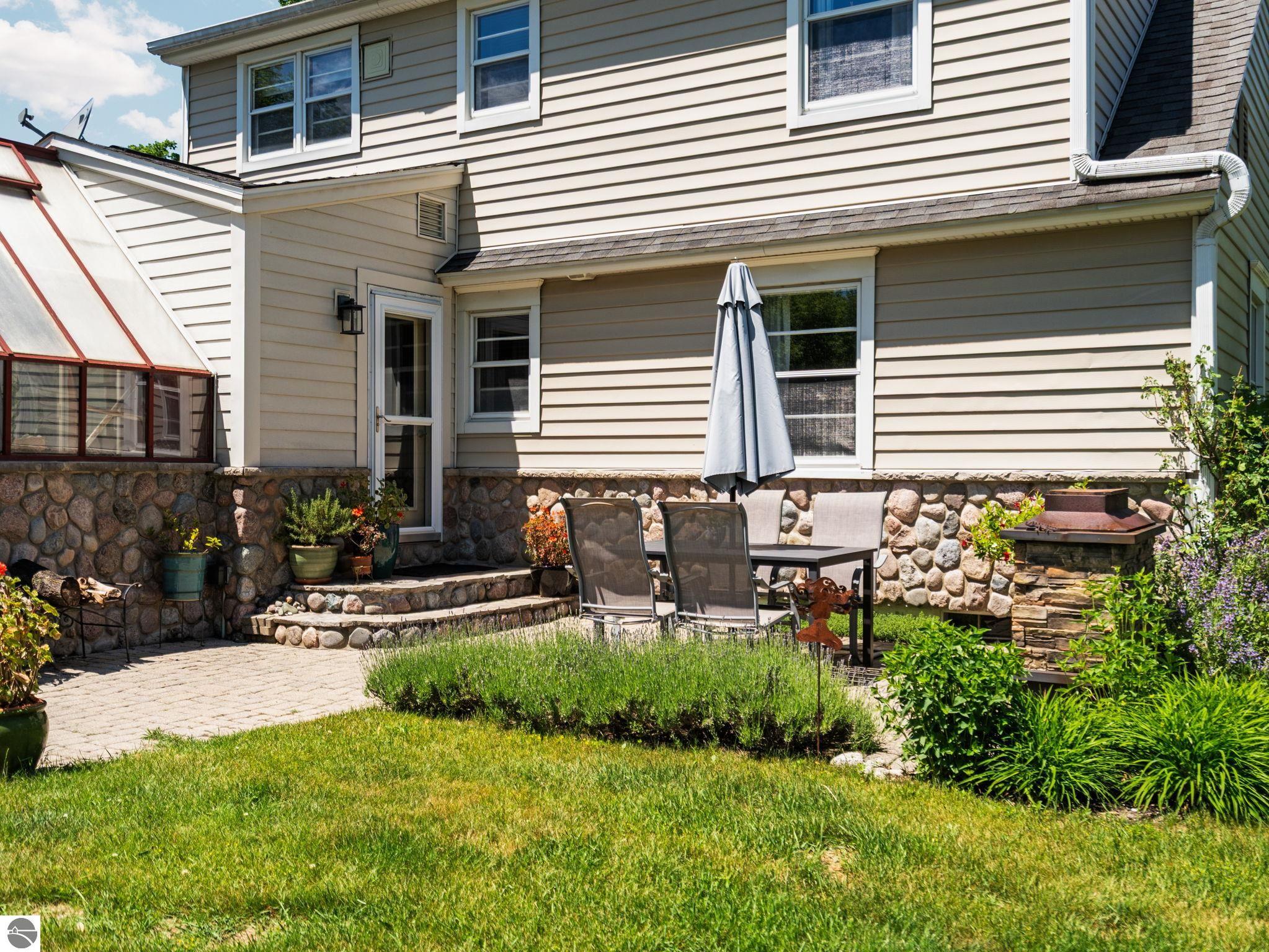 535 W Twelfth Street