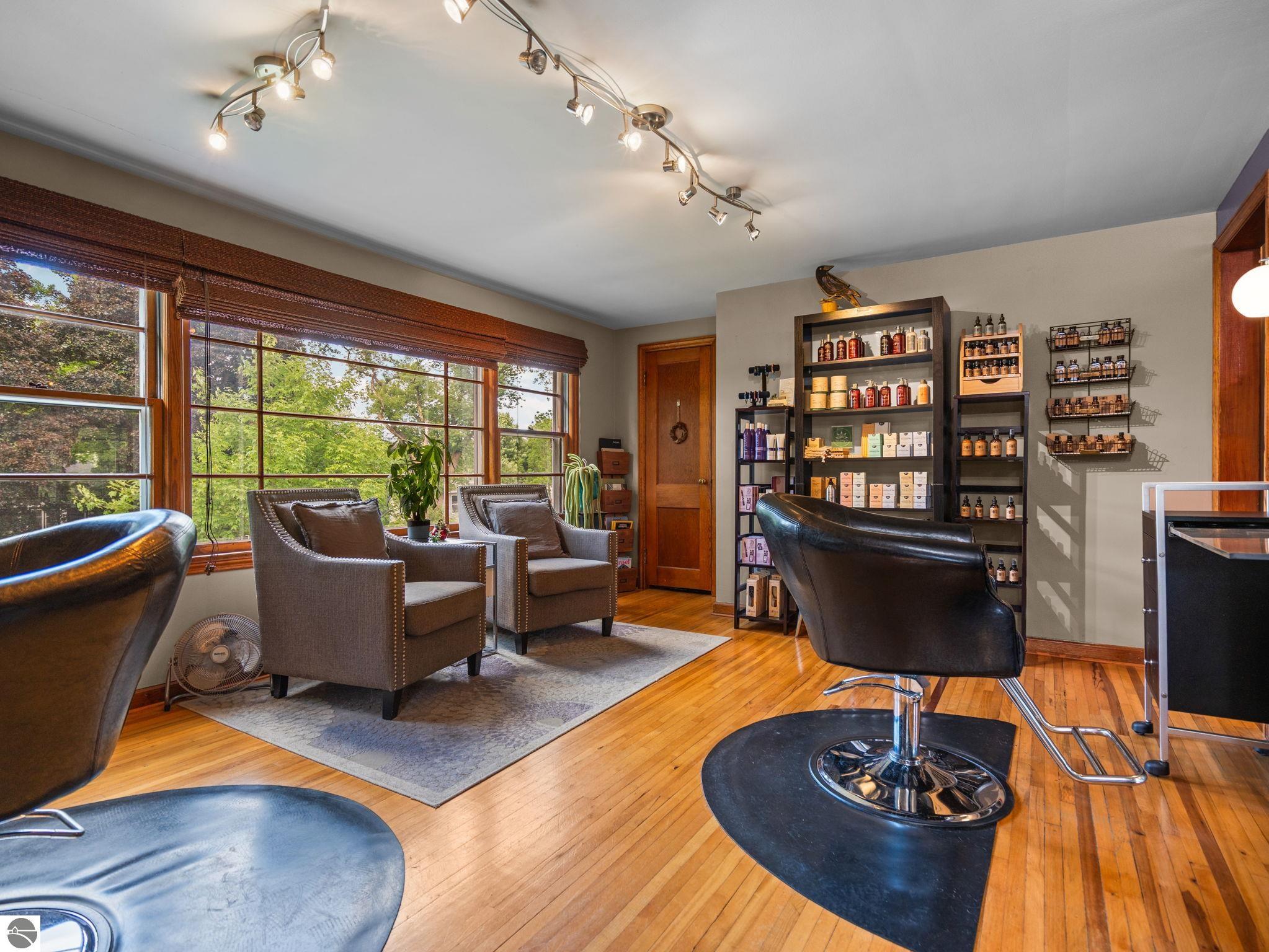 535 W Twelfth Street