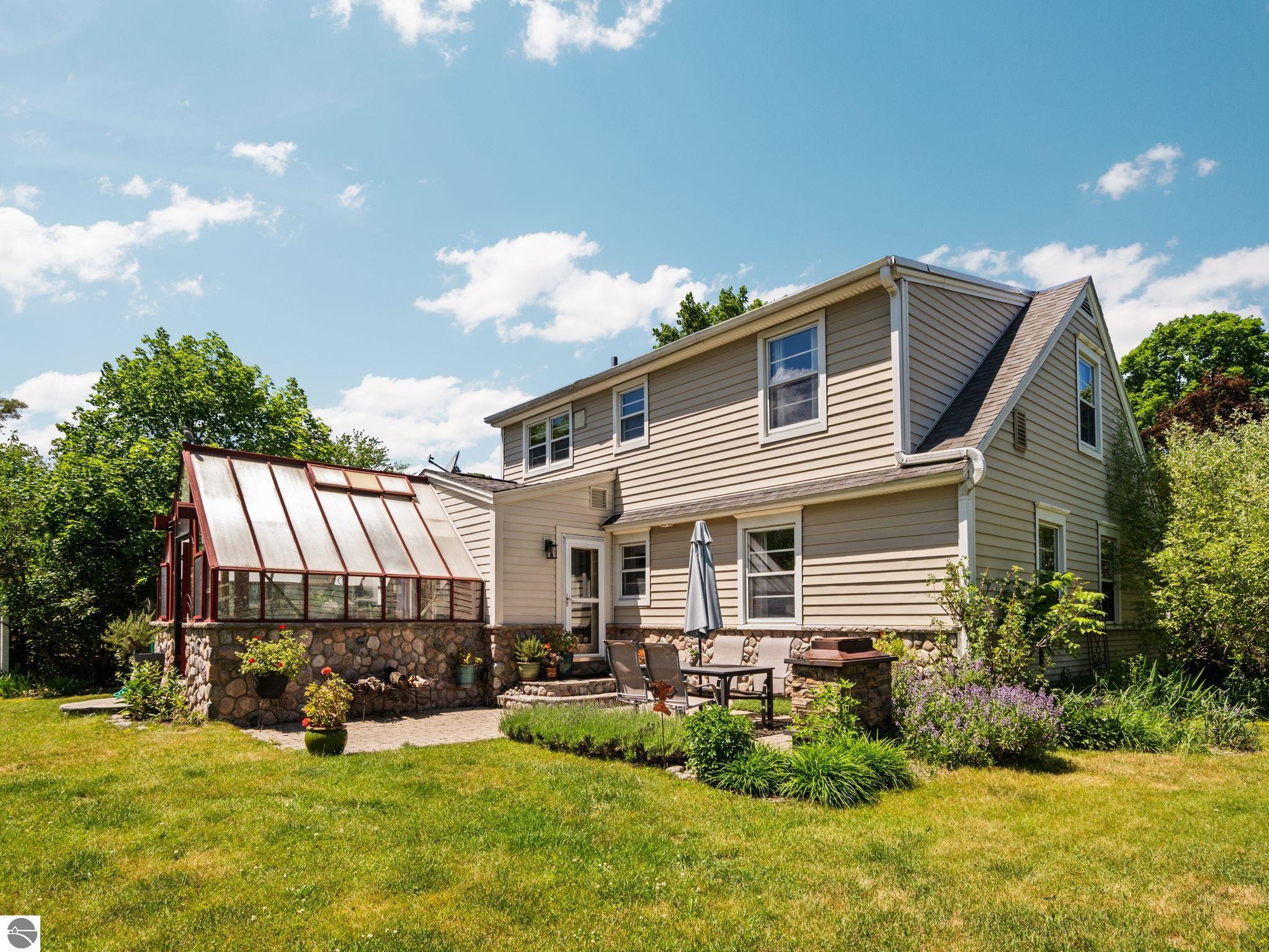 535 W Twelfth Street