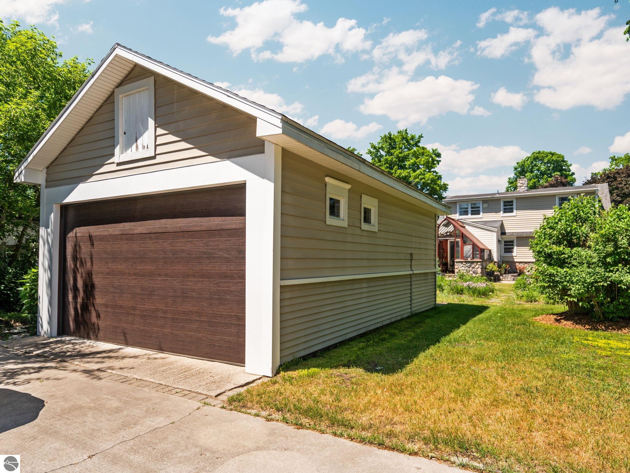 535 W Twelfth Street