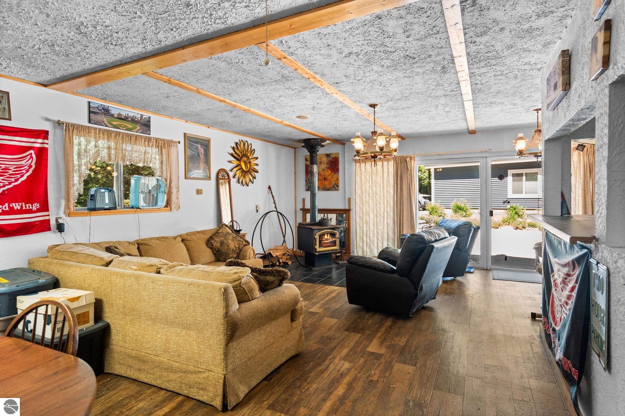 5596 NE Rita Drive