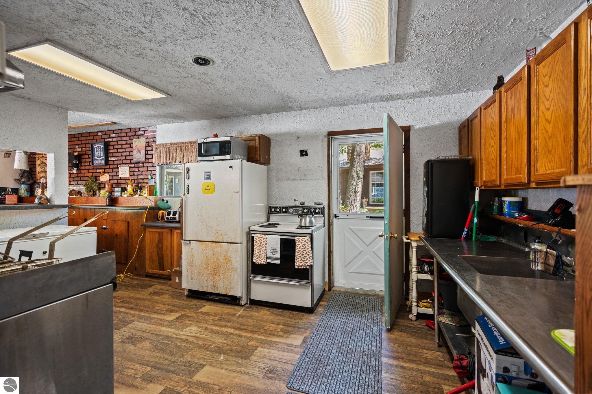 5596 NE Rita Drive