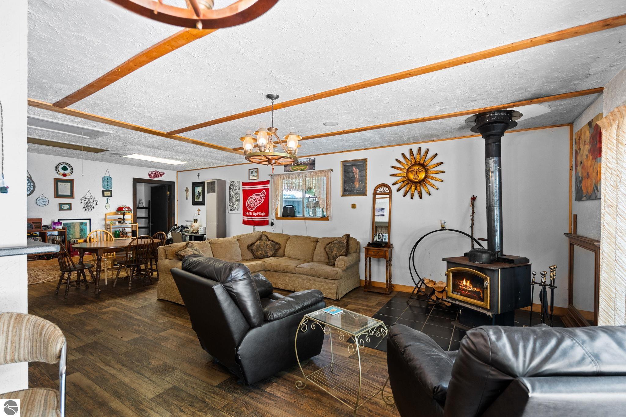 5596 NE Rita Drive