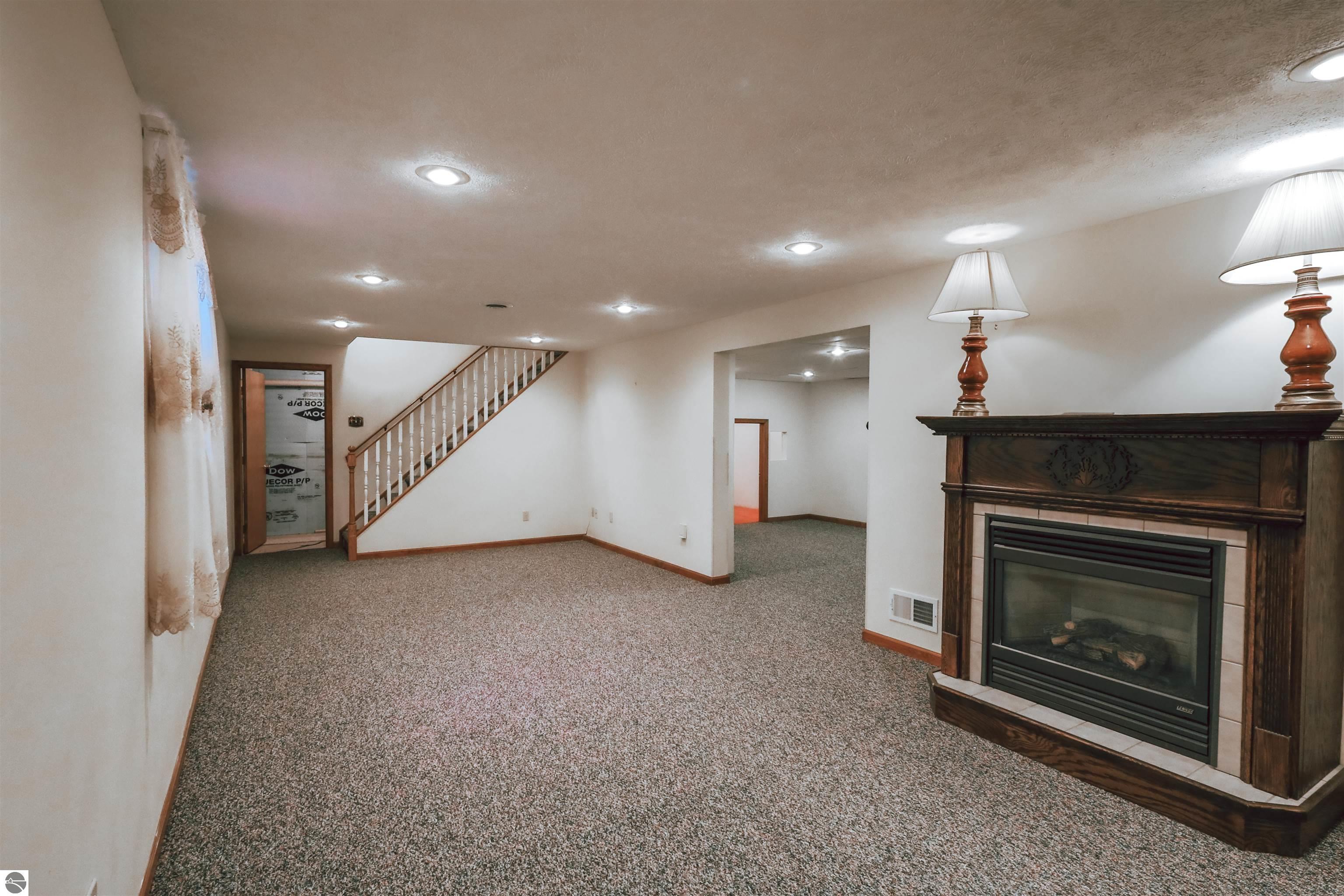 13686 Hedeen Drive