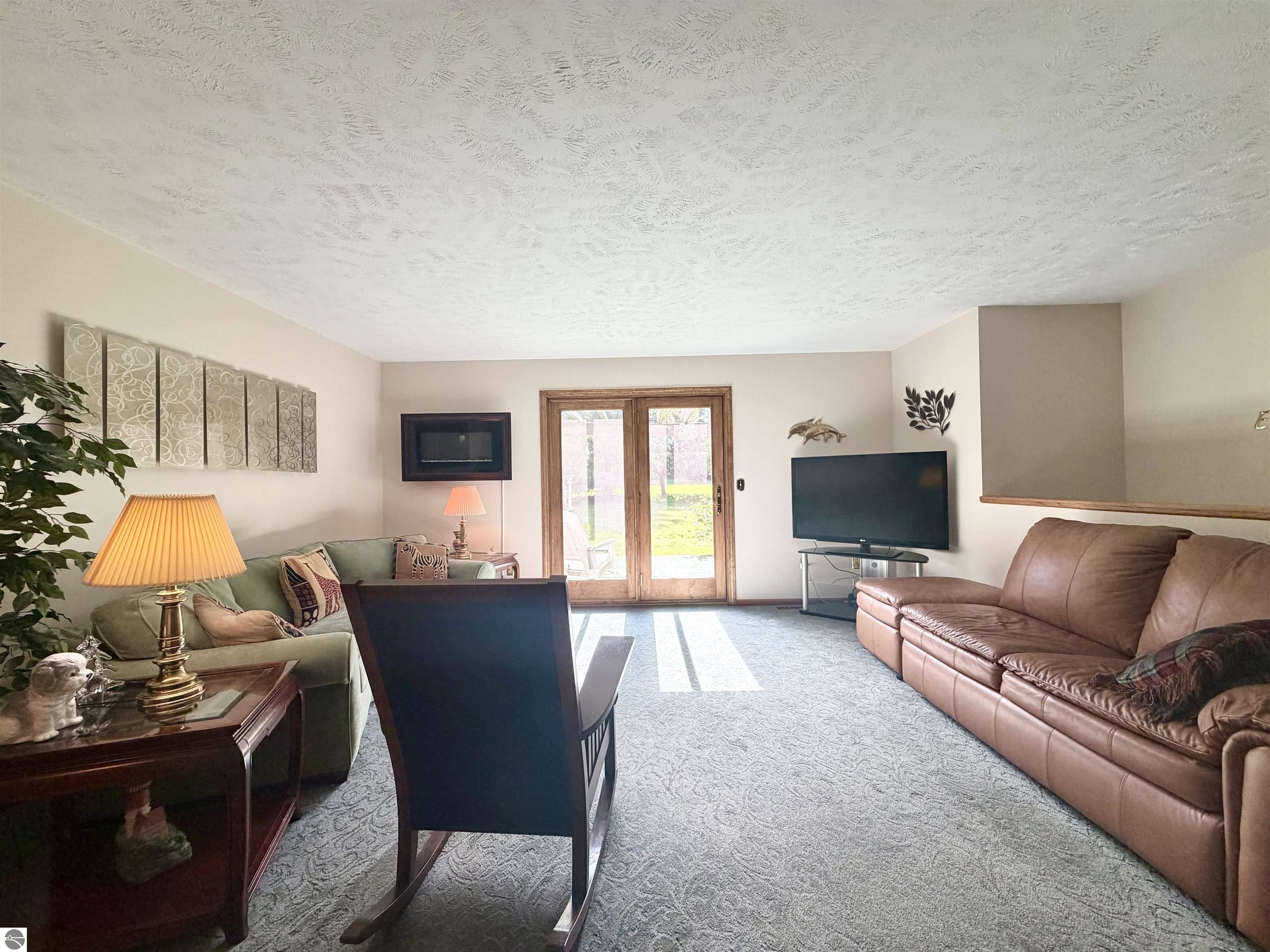 13686 Hedeen Drive