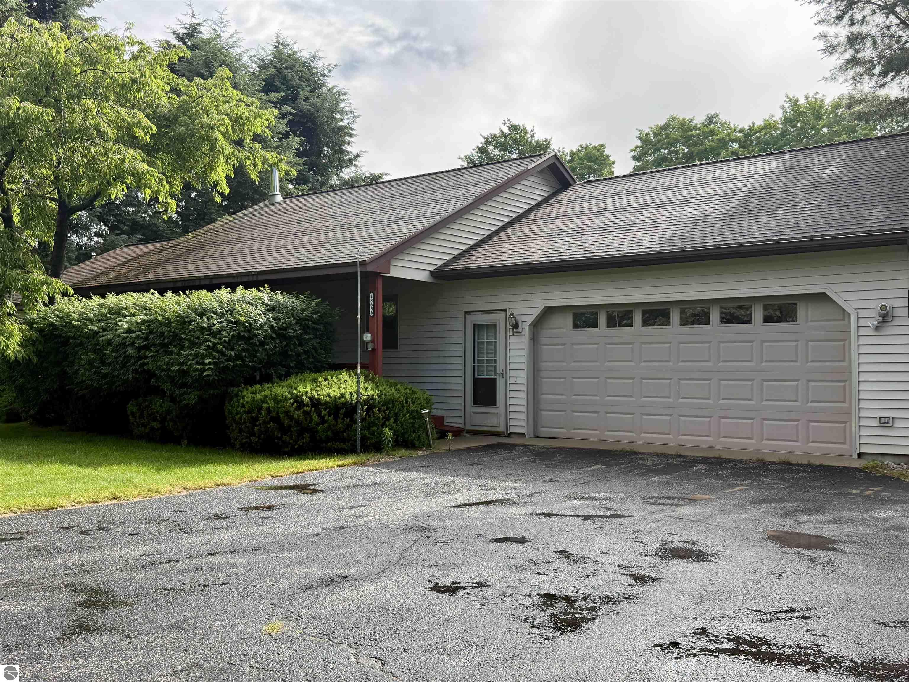 13686 Hedeen Drive