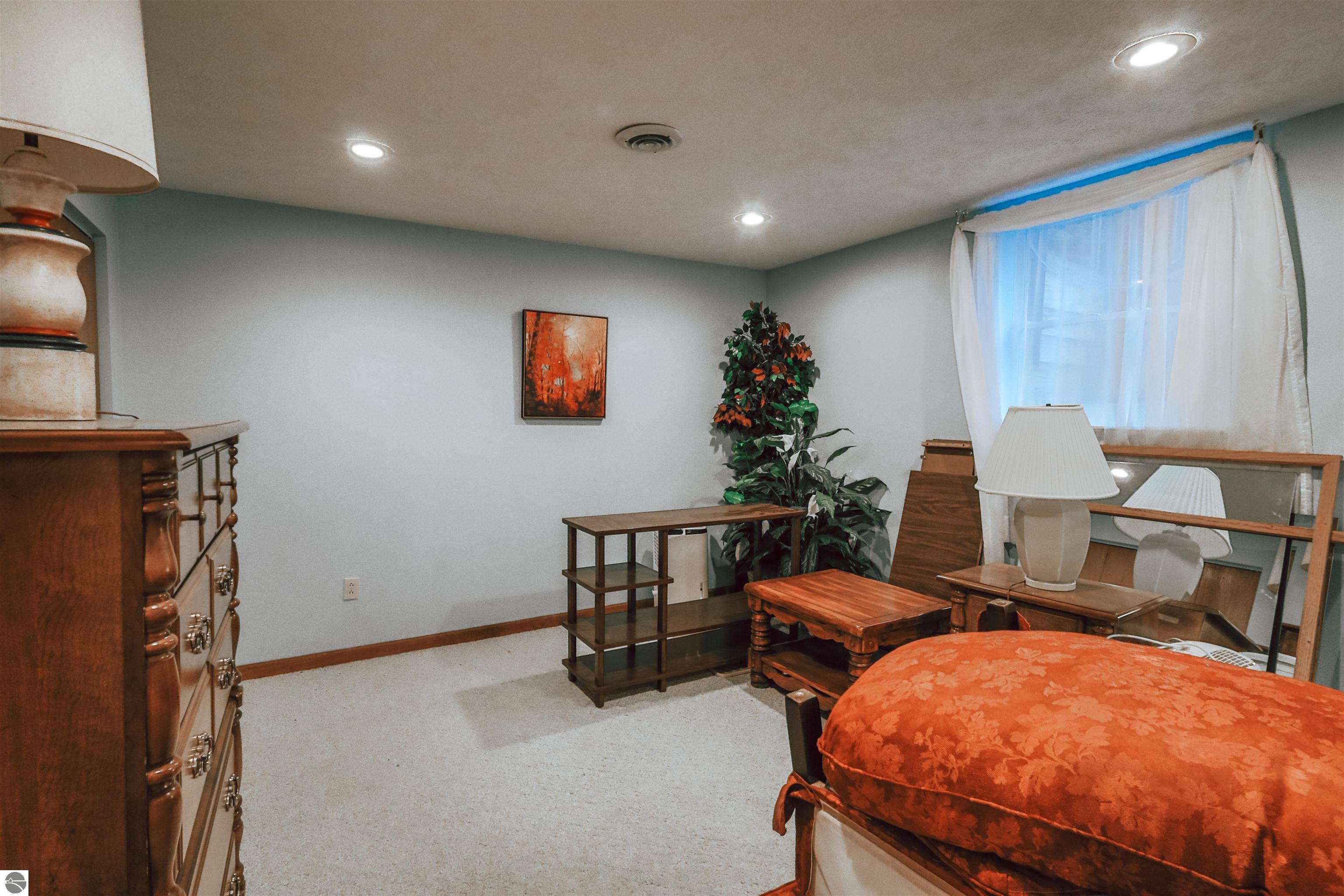 13686 Hedeen Drive
