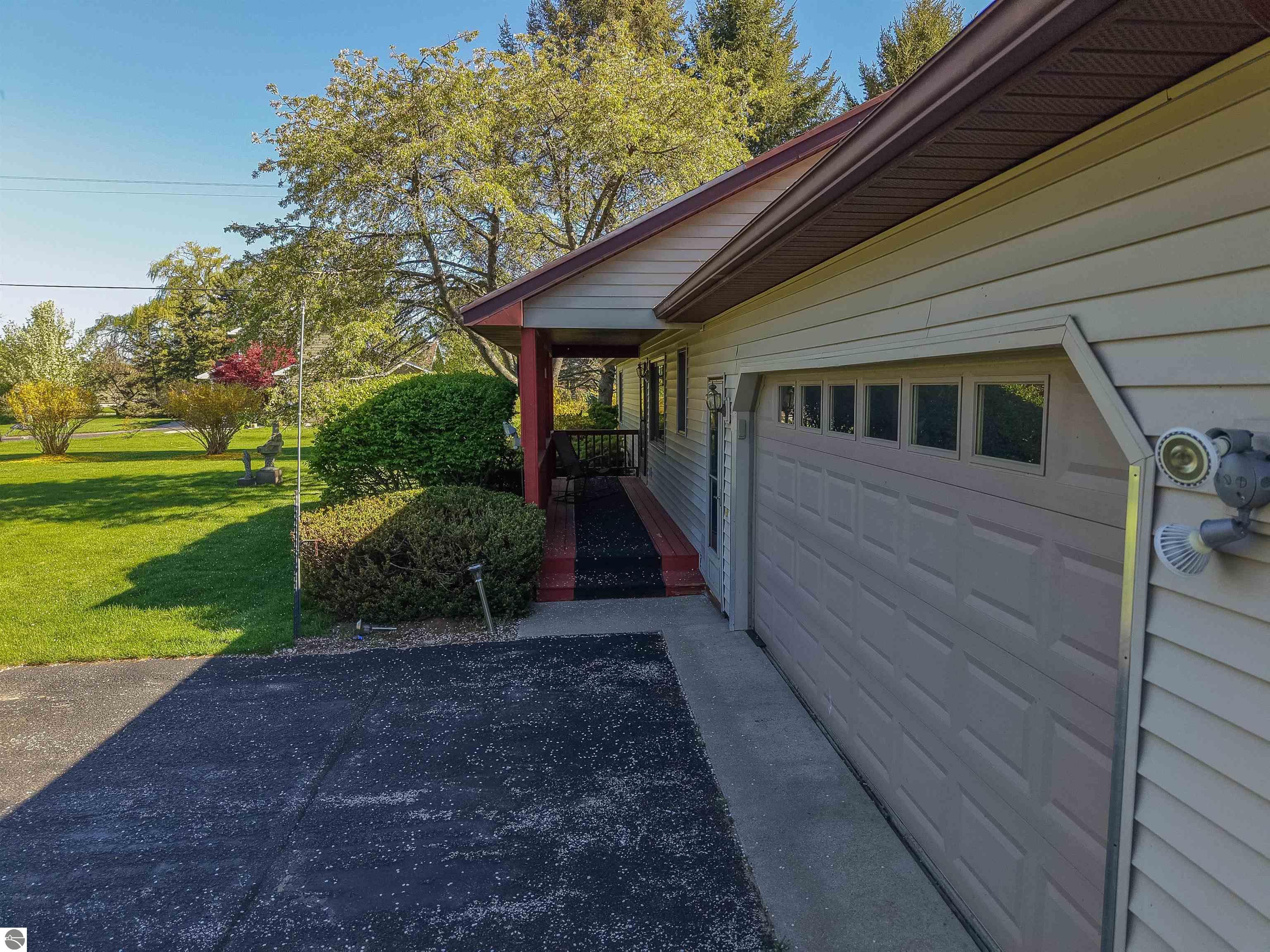 13686 Hedeen Drive
