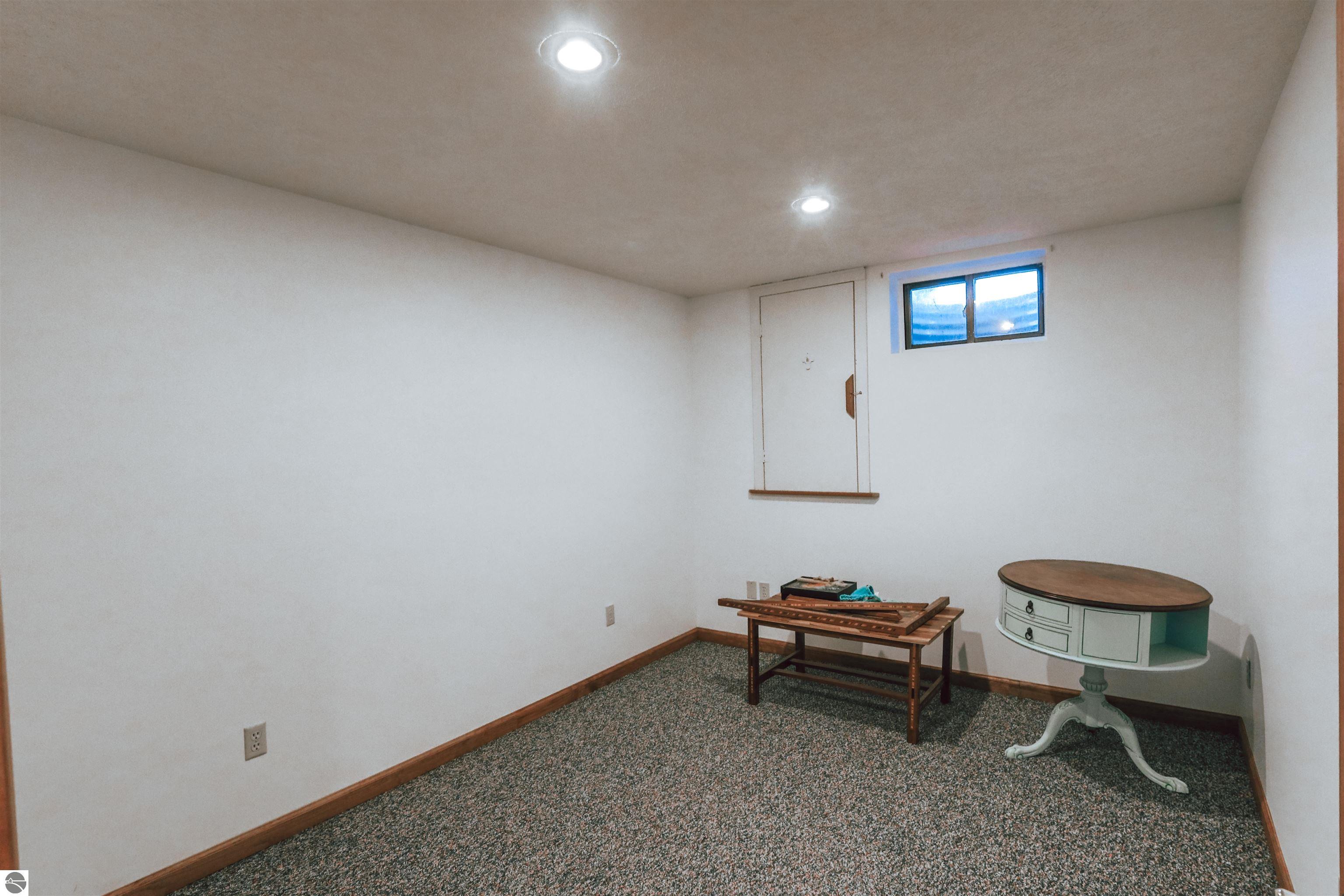 13686 Hedeen Drive