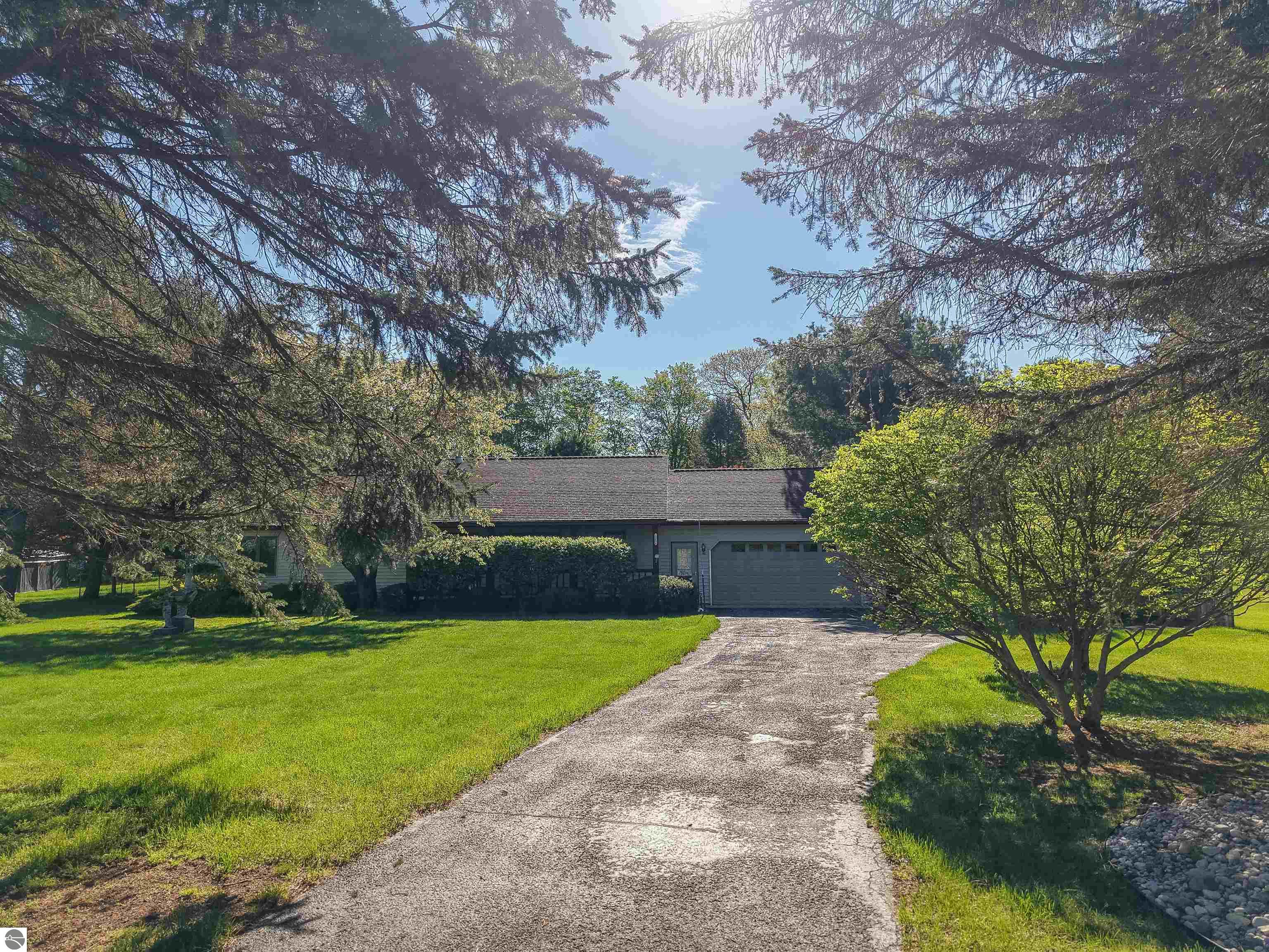 13686 Hedeen Drive