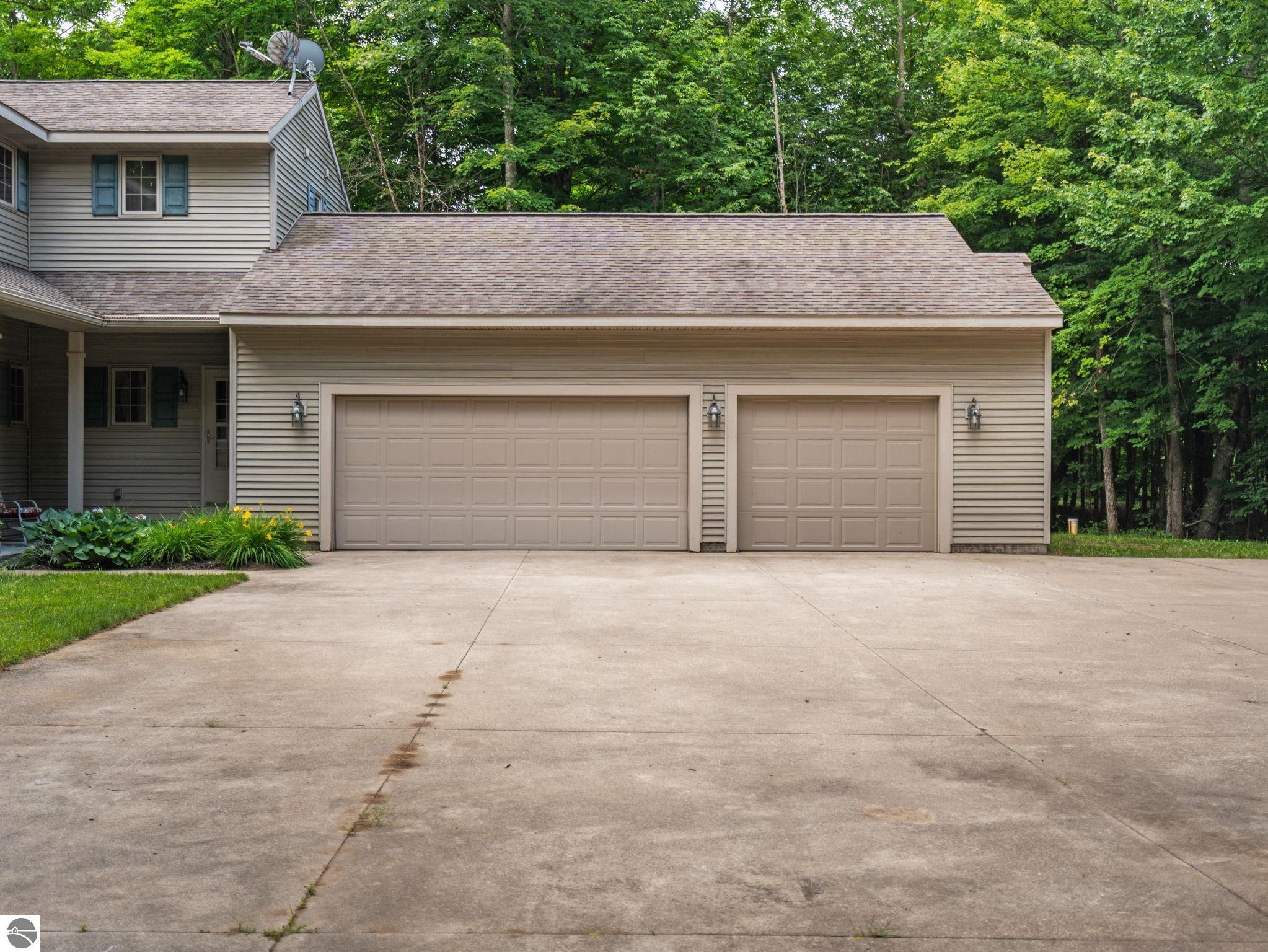 15445 Holly Drive