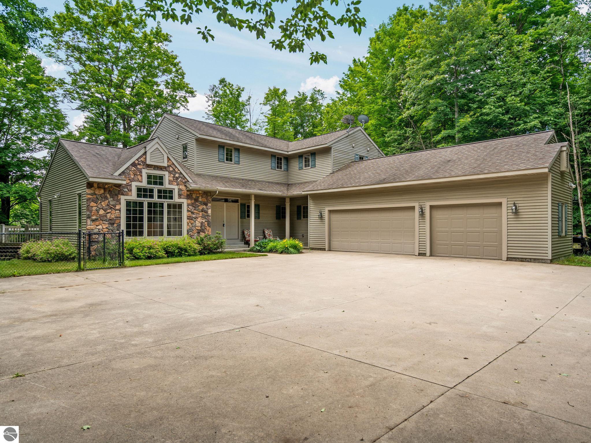15445 Holly Drive