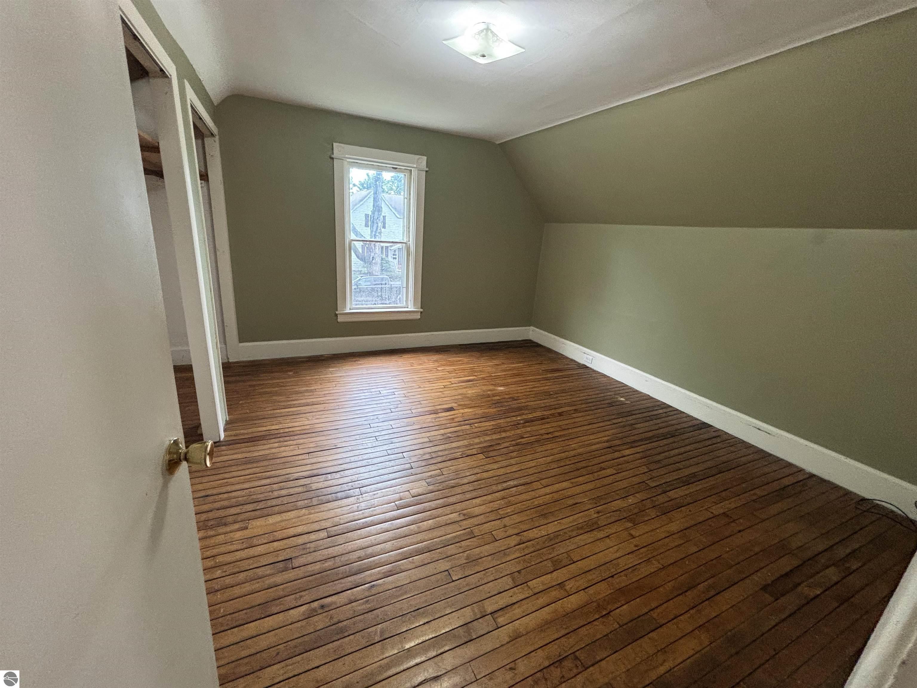 215 W Tenth Street
