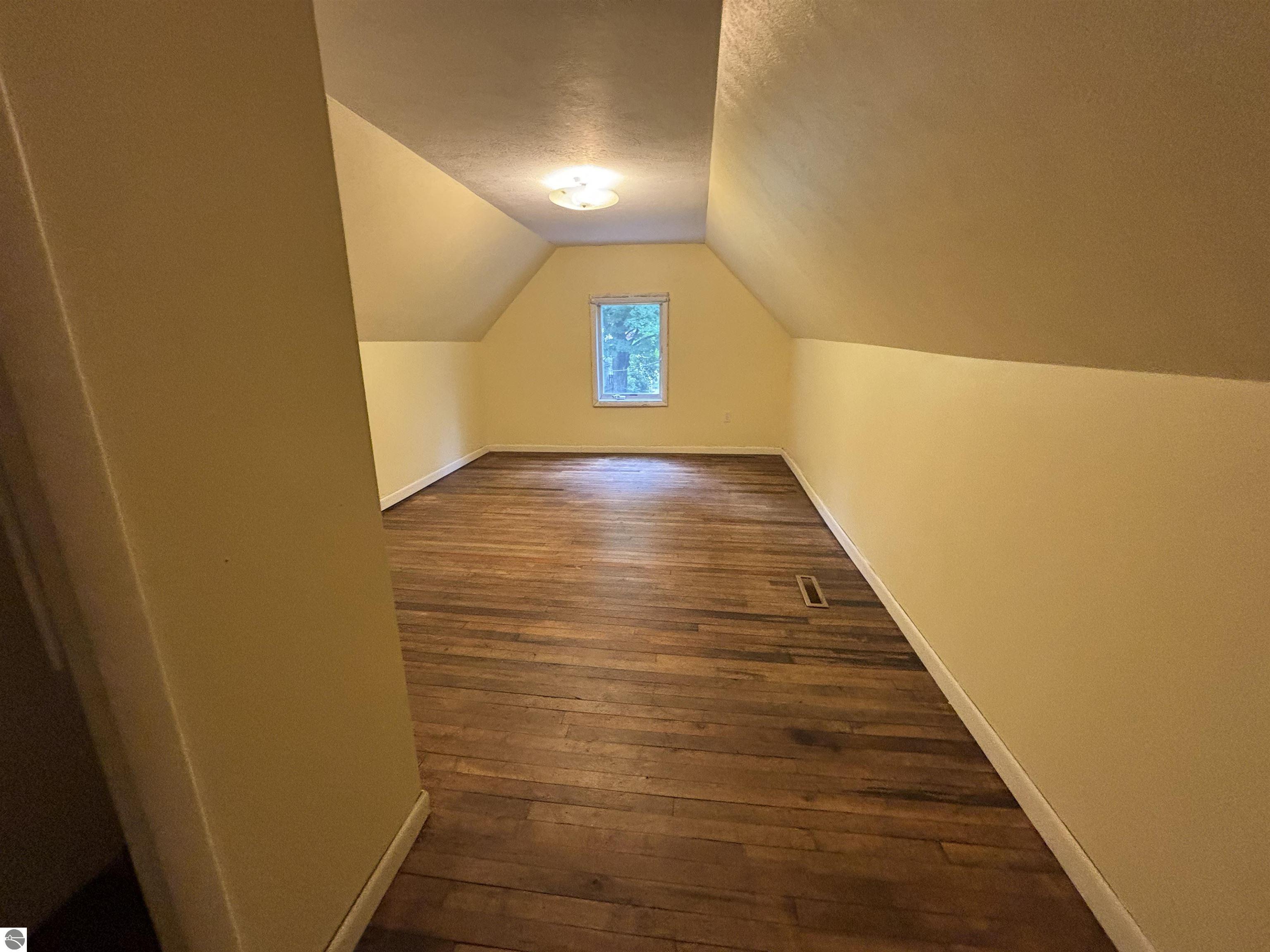 215 W Tenth Street
