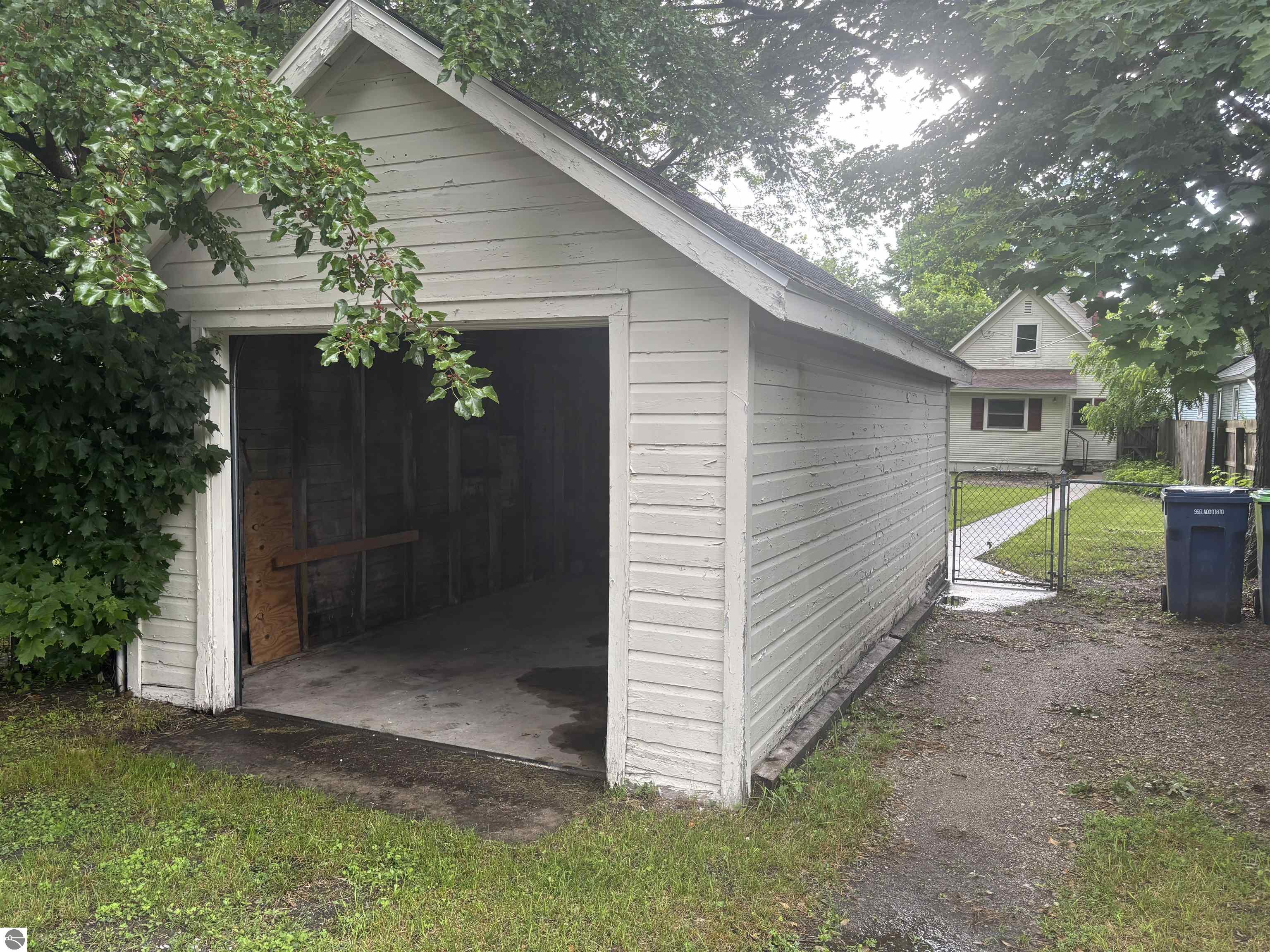 215 W Tenth Street