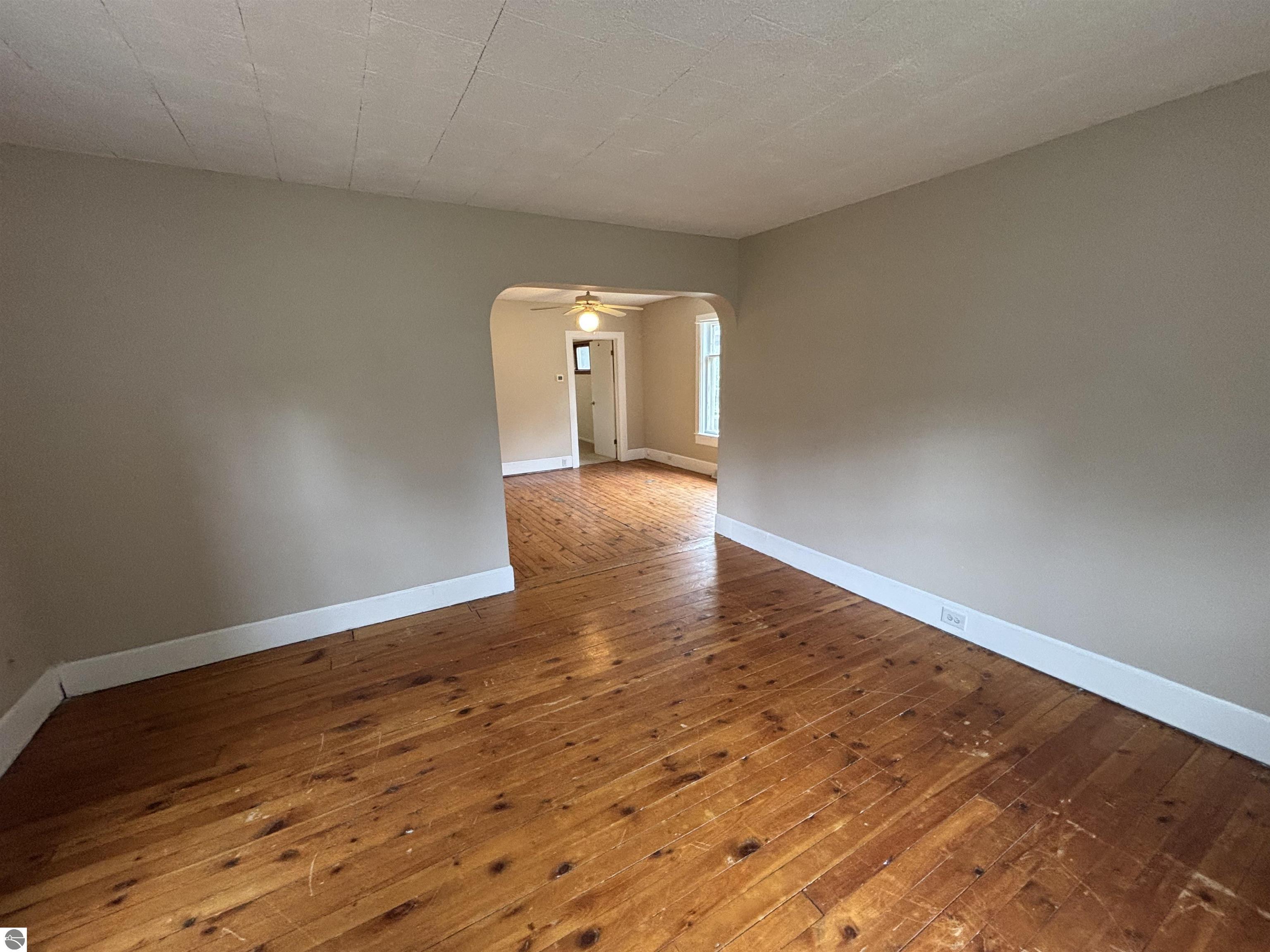 215 W Tenth Street