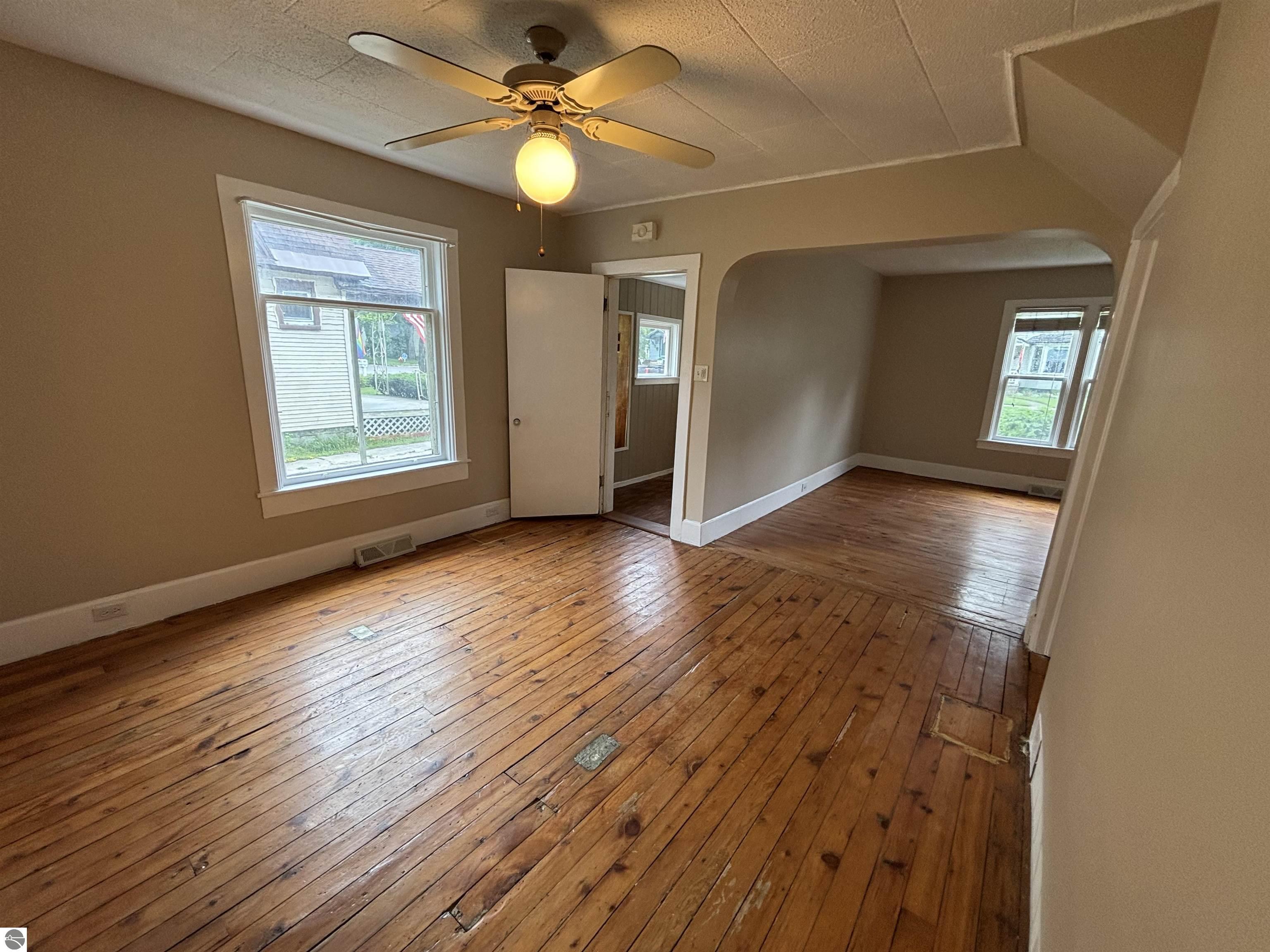 215 W Tenth Street