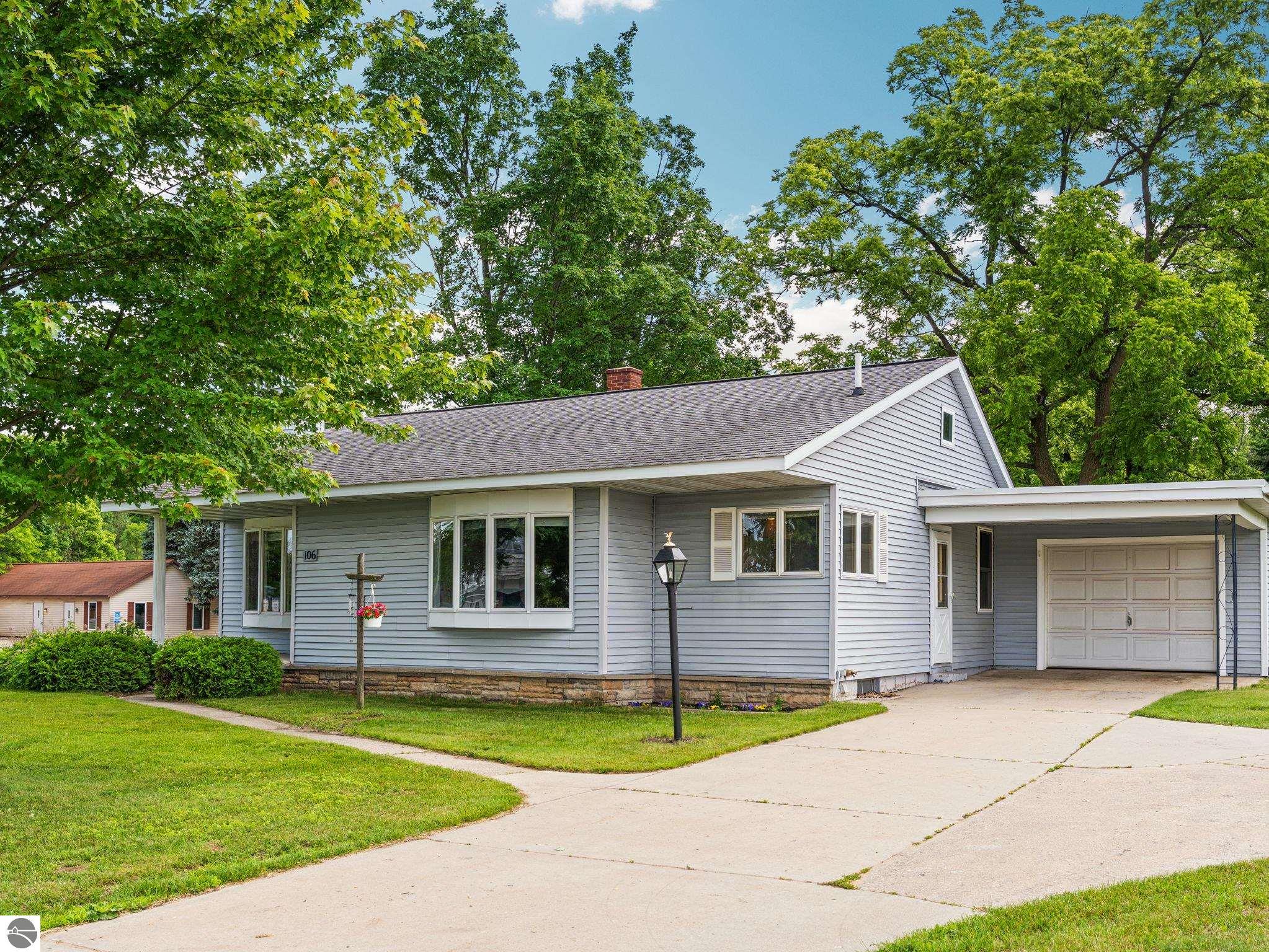 106 N Brownson