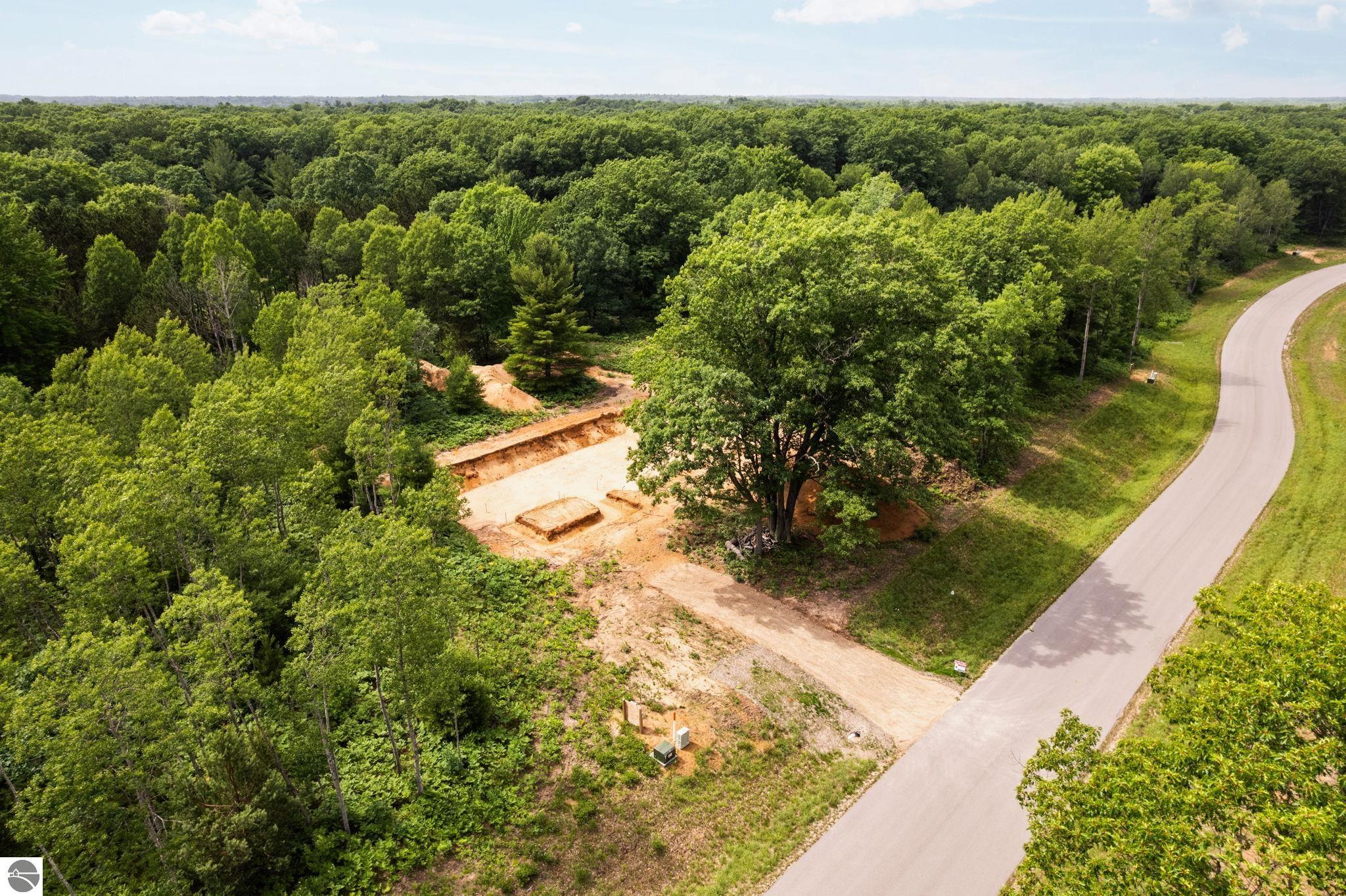 1636 Mary Lou Manor