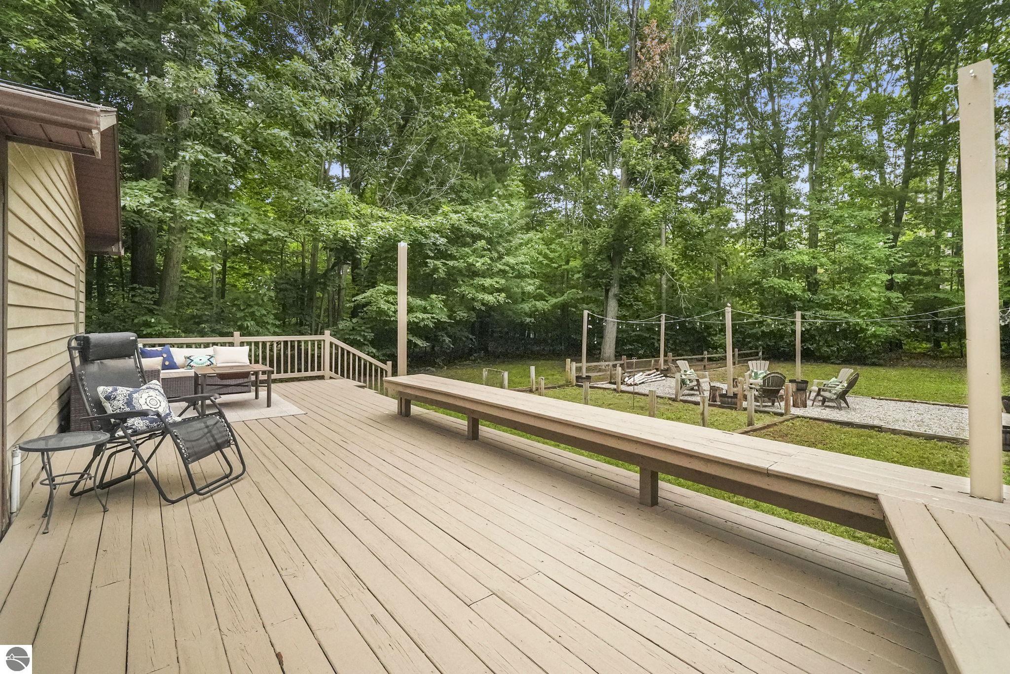 712 N South Long Lake Road