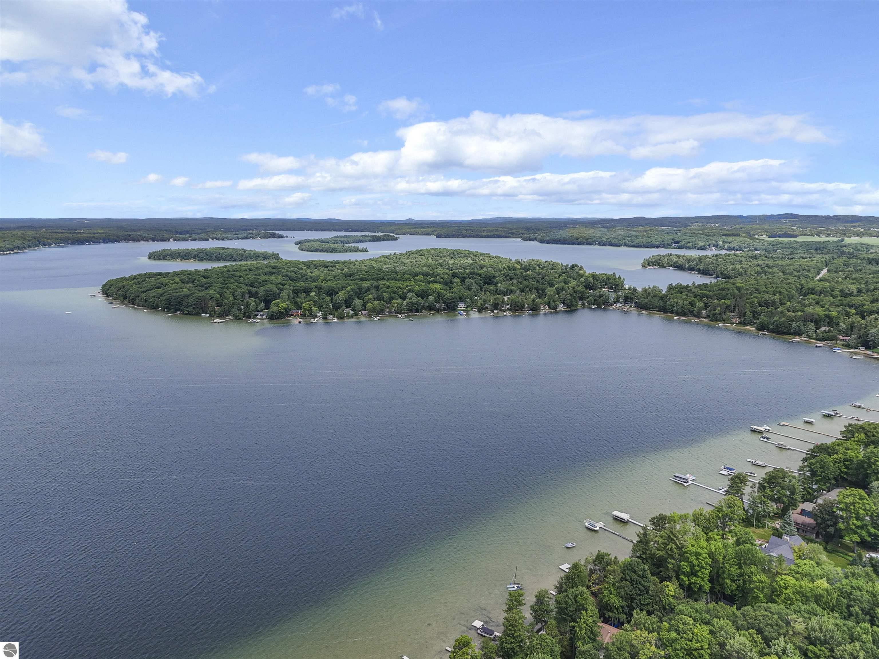 712 N South Long Lake Road