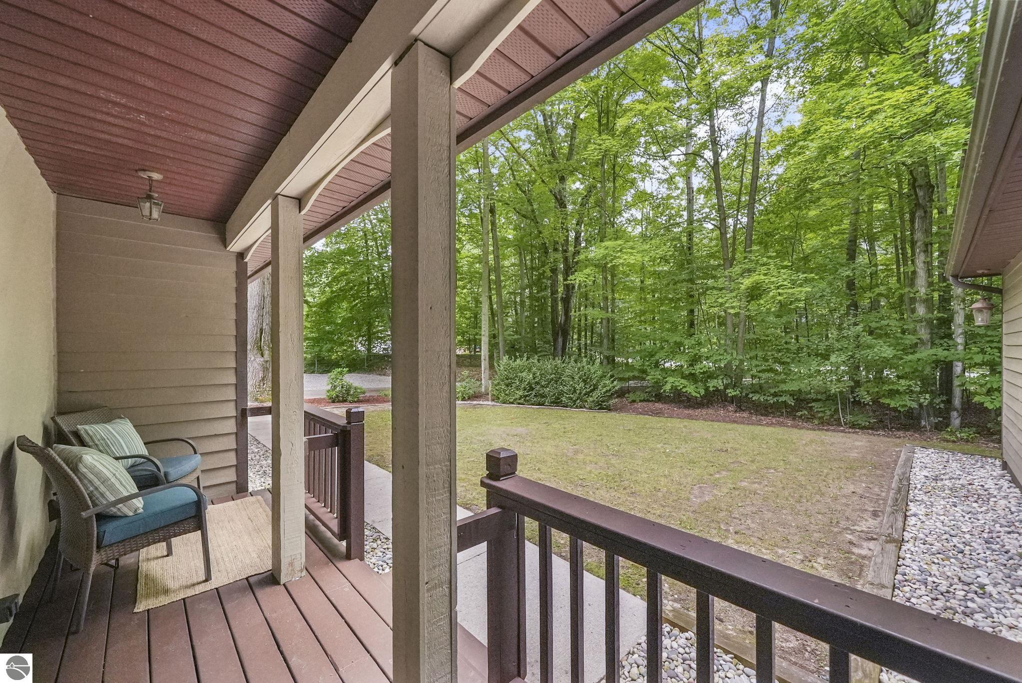712 N South Long Lake Road