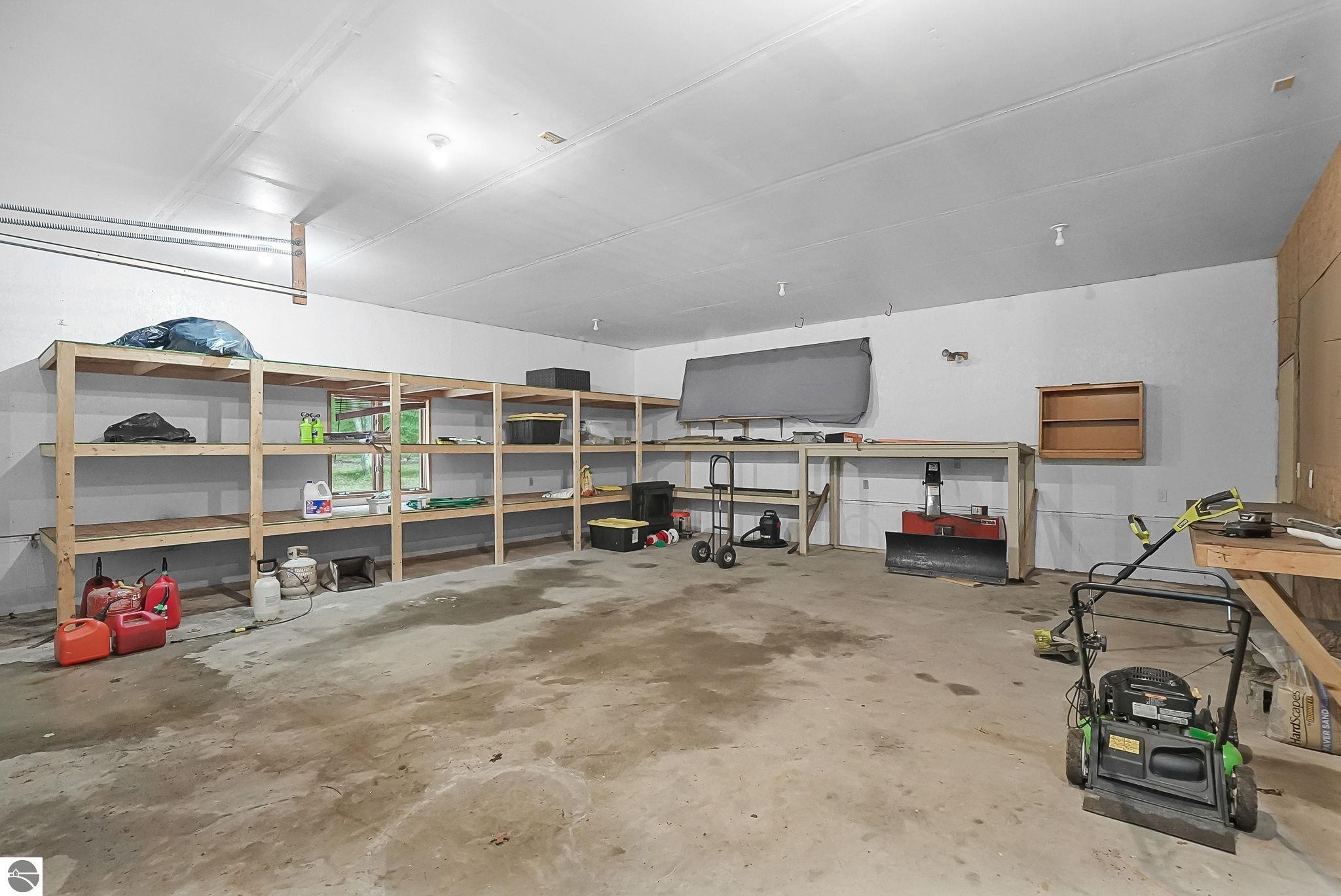 712 N South Long Lake Road