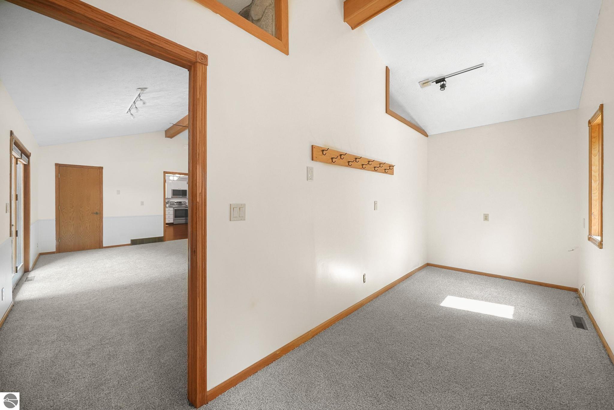 712 N South Long Lake Road