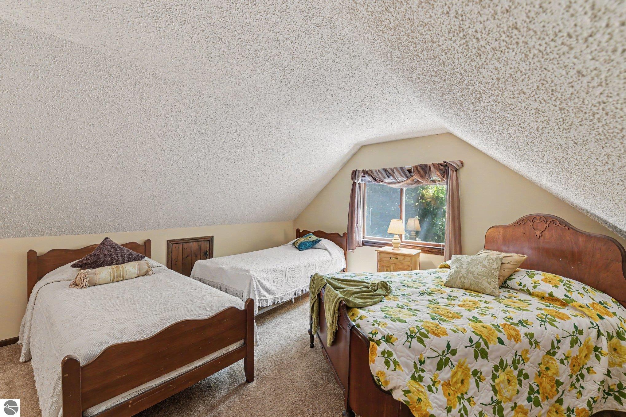 19048 Birch View Trail